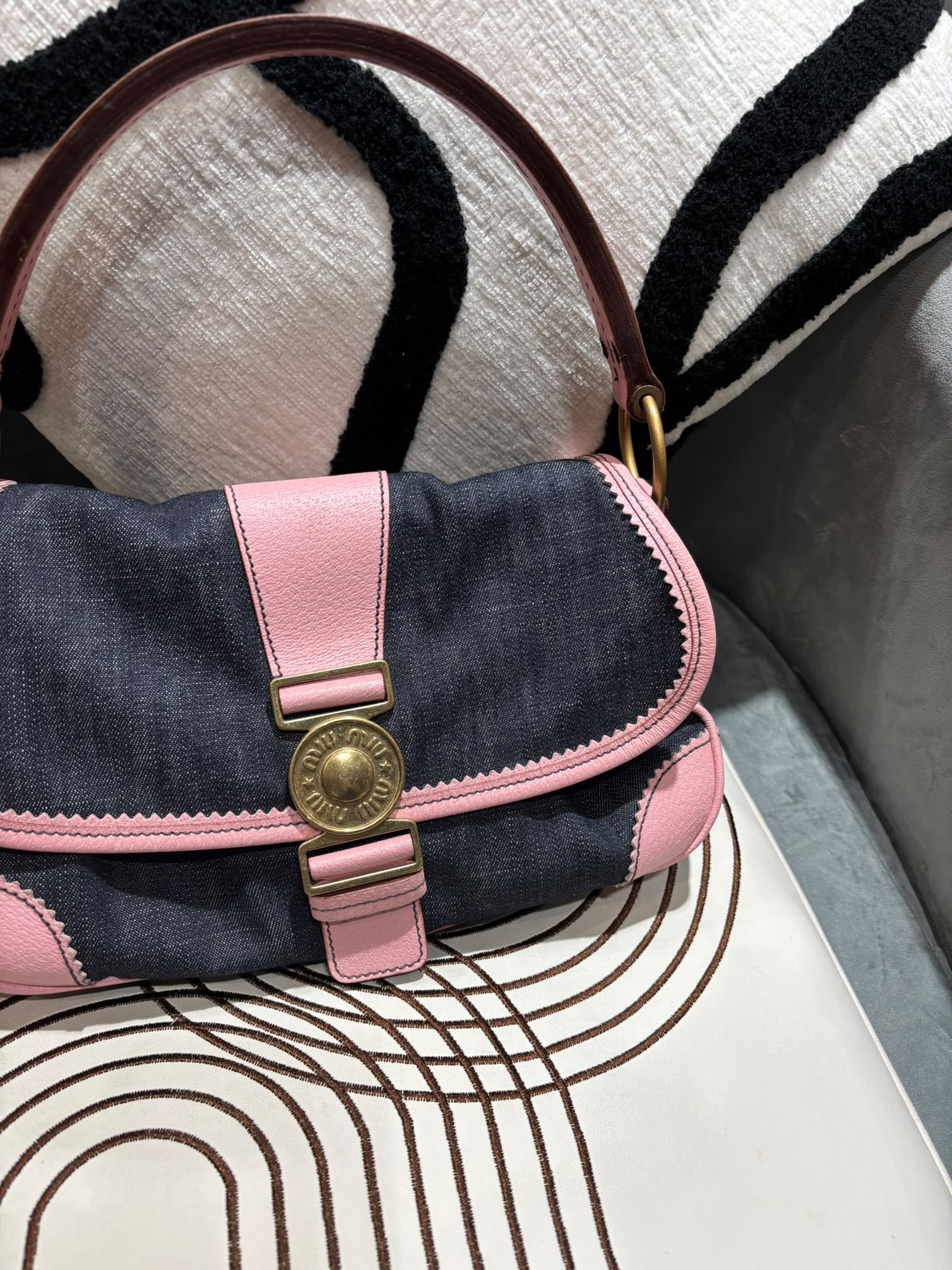 Miu miu denim 牛仔布牛皮shoulder bag    100%Authentic, 95%New ✅Dust bag