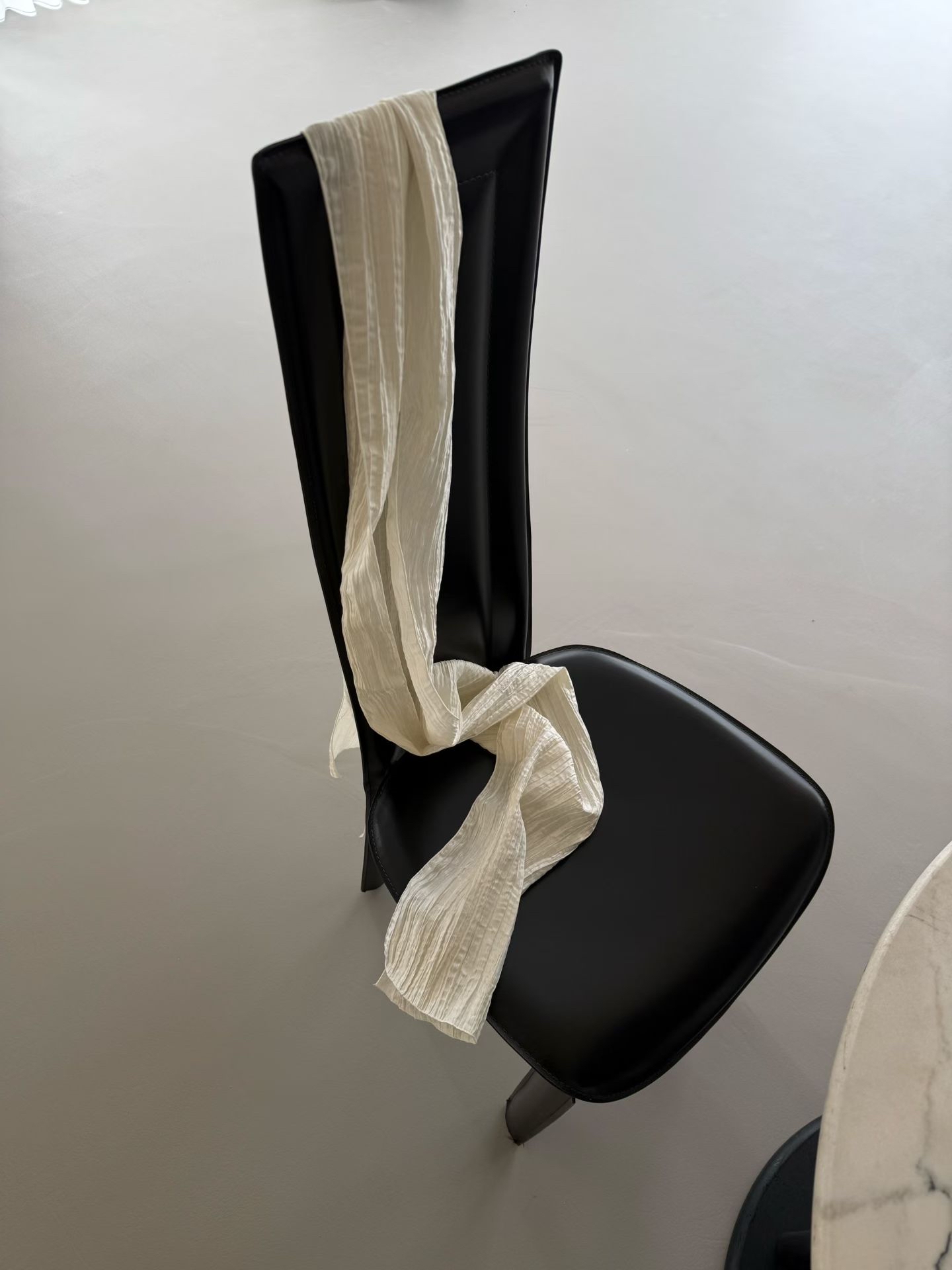 Natural wrinkled scarf 