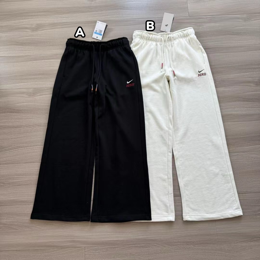 NIKE 馬年限定寬鬆闊腿長褲