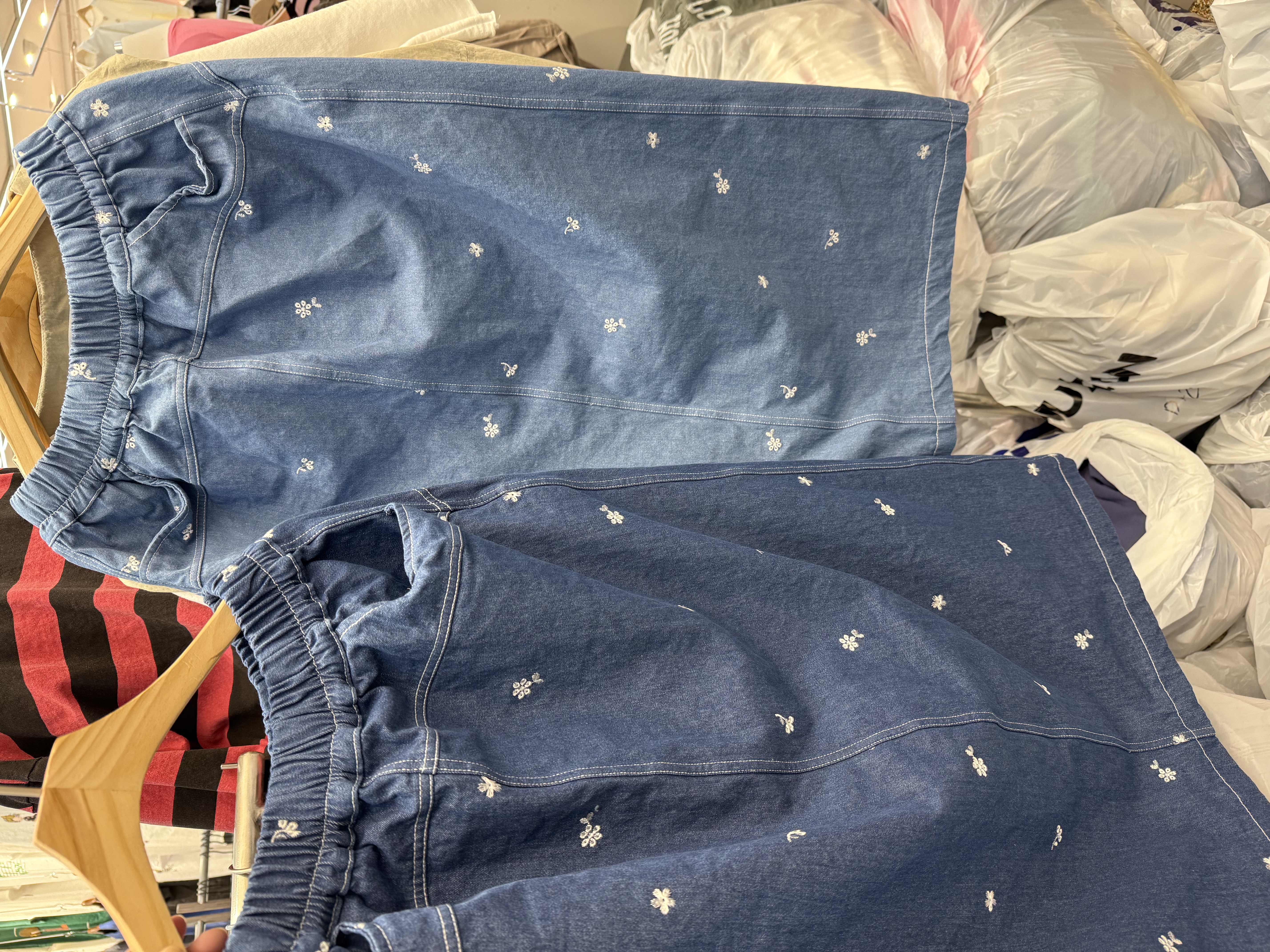 BO OS 小花刺繡牛仔裙