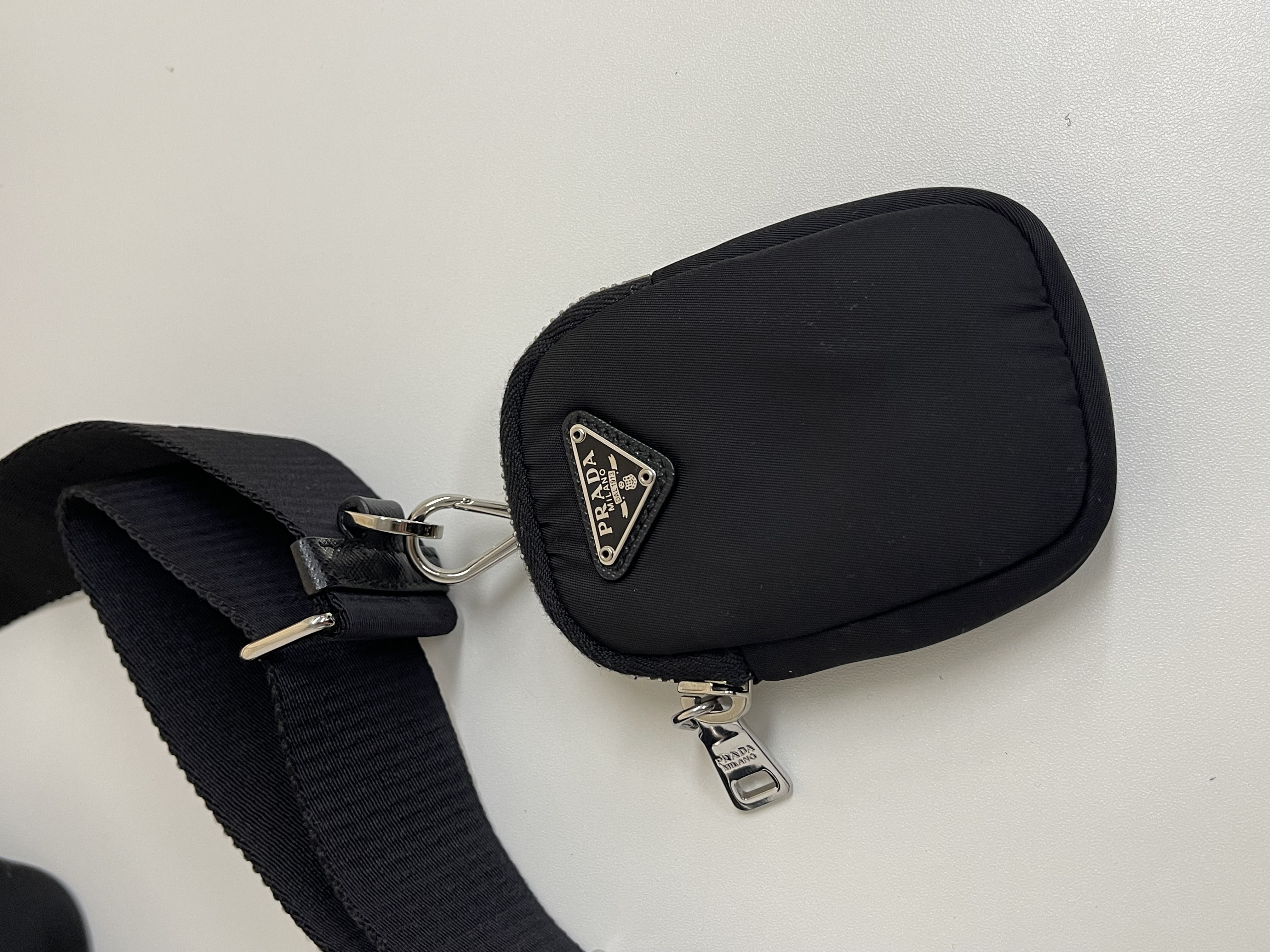 Pre-owned Prada Re-Edition 2005 Re-Nylon/ Product Code: 26012902