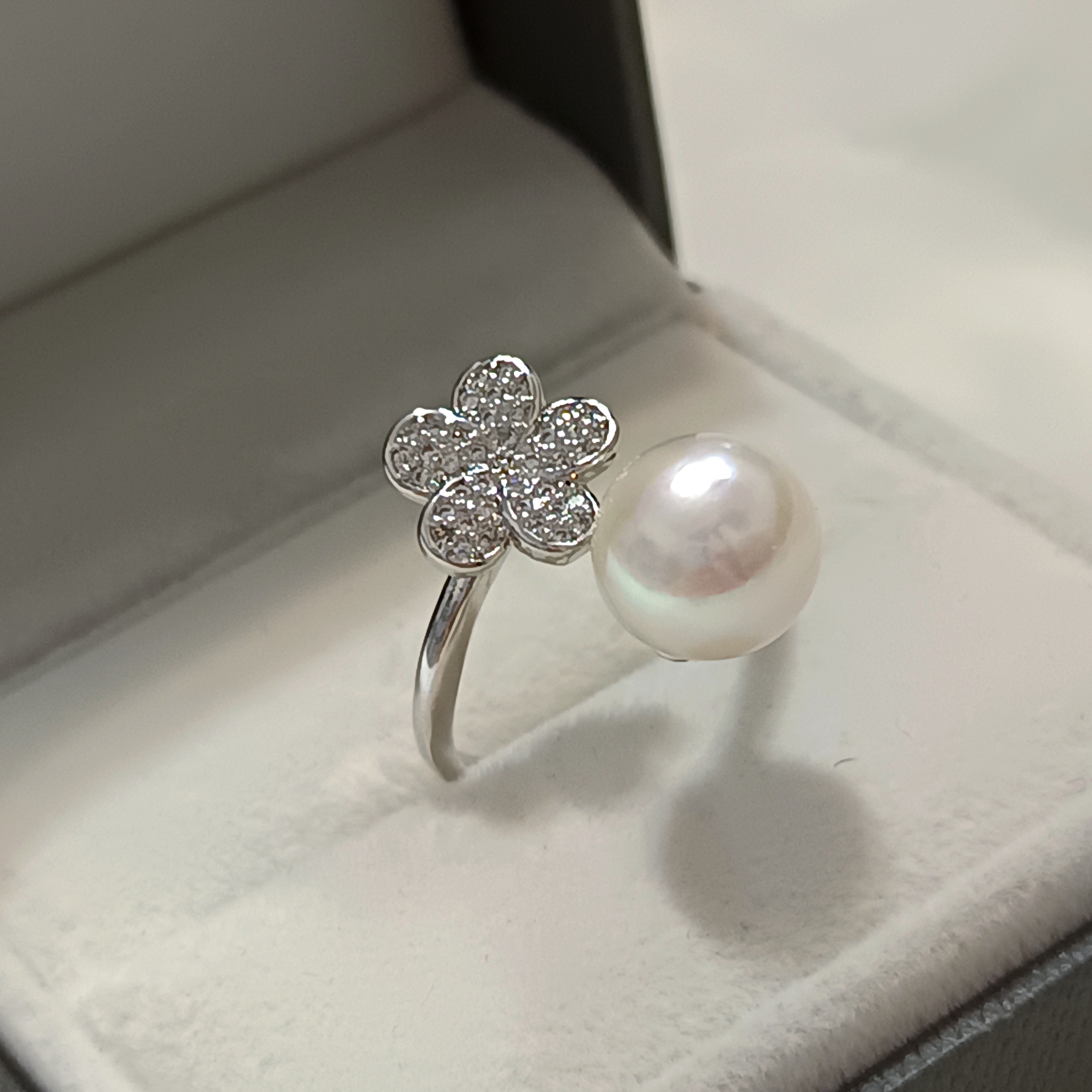 🎉99特惠精品🎉正圓強光淡水愛迪生珍珠注白金開口戒指