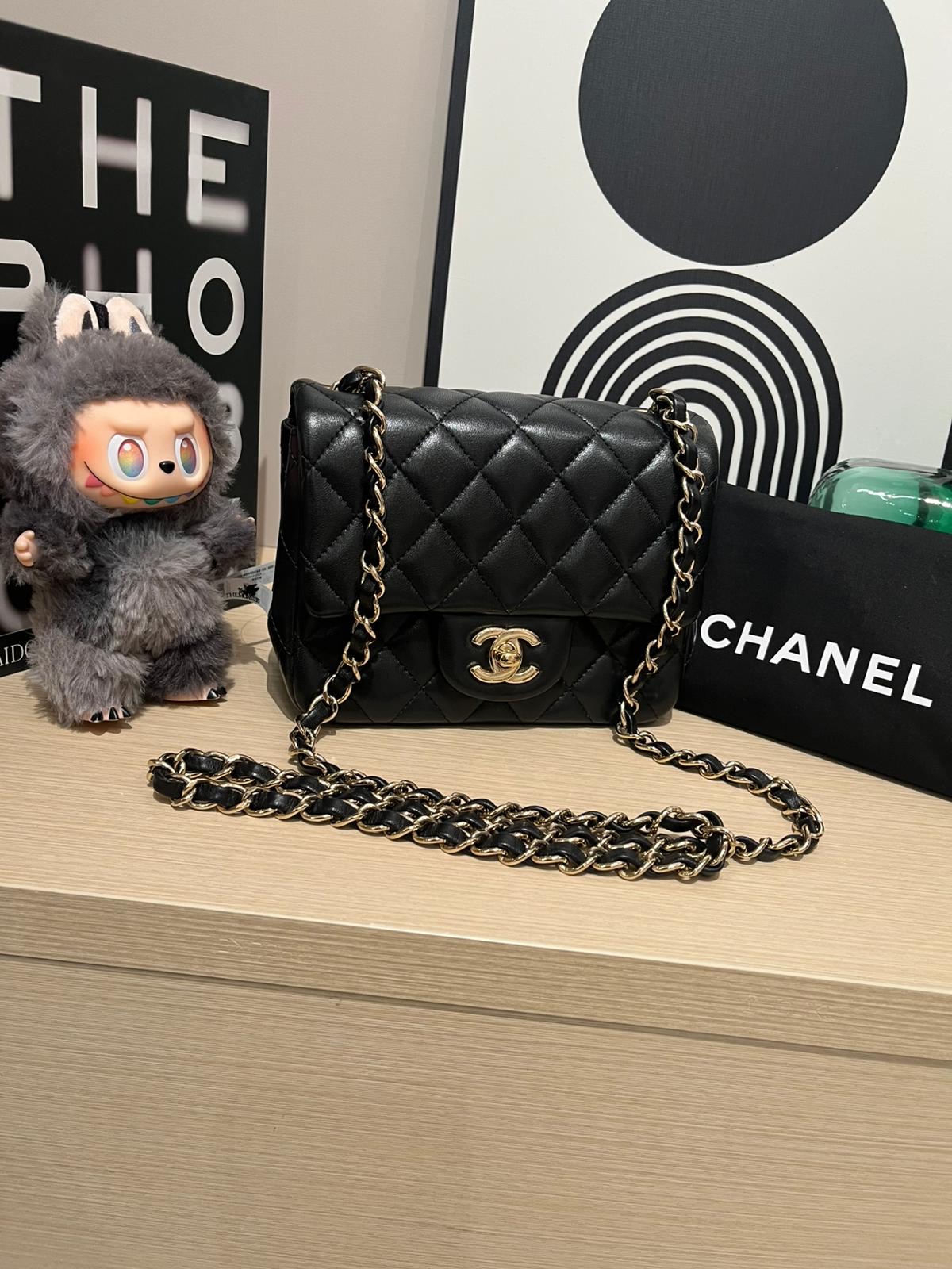 Chanel Mini Classic Flap 方胖子 17cm 黑色羊皮金鏈 100%Authenic, 95%New ✅Card✅Dust bag✅Box