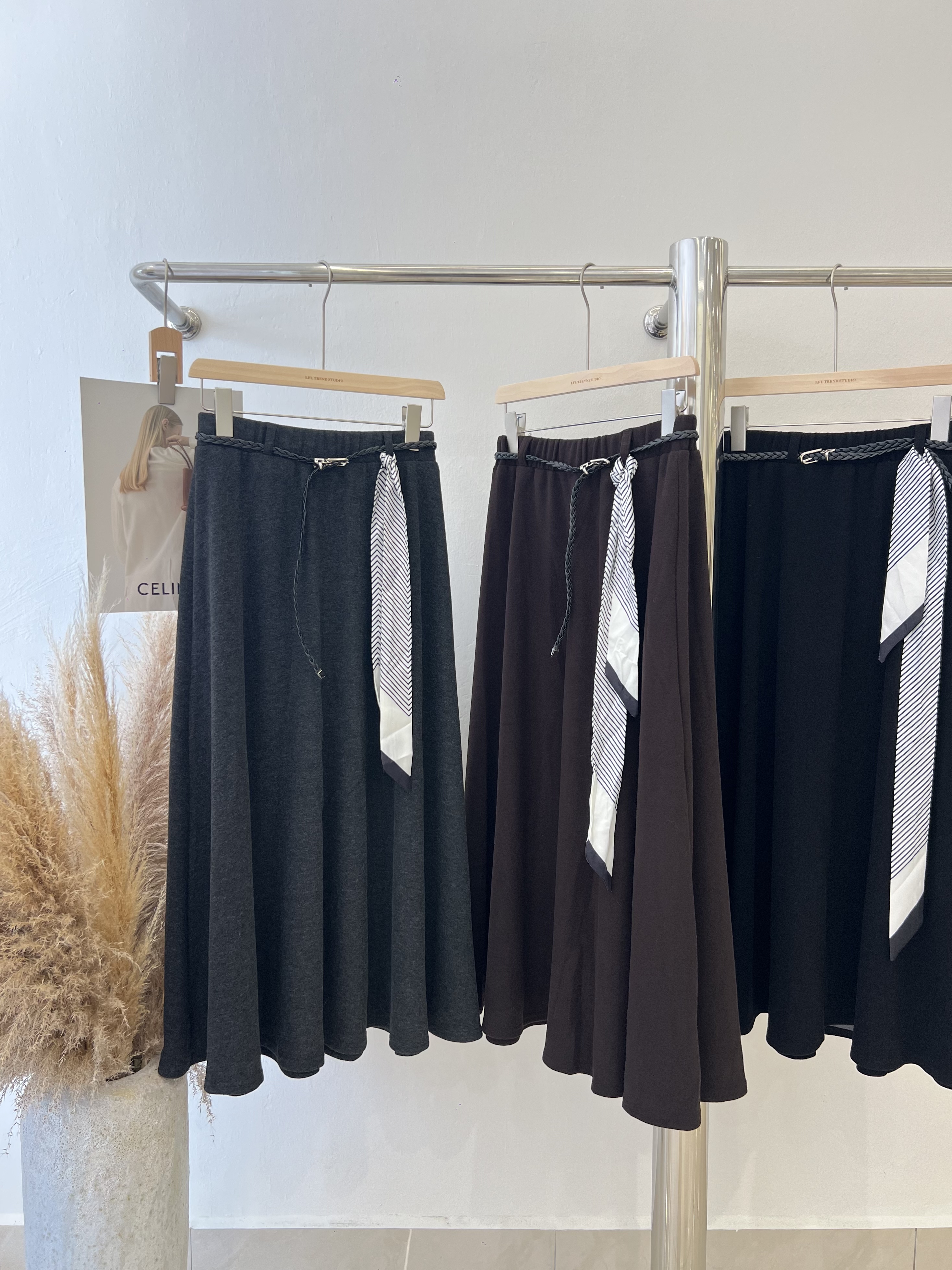 6892 韩系设计感丝巾腰带半身裙