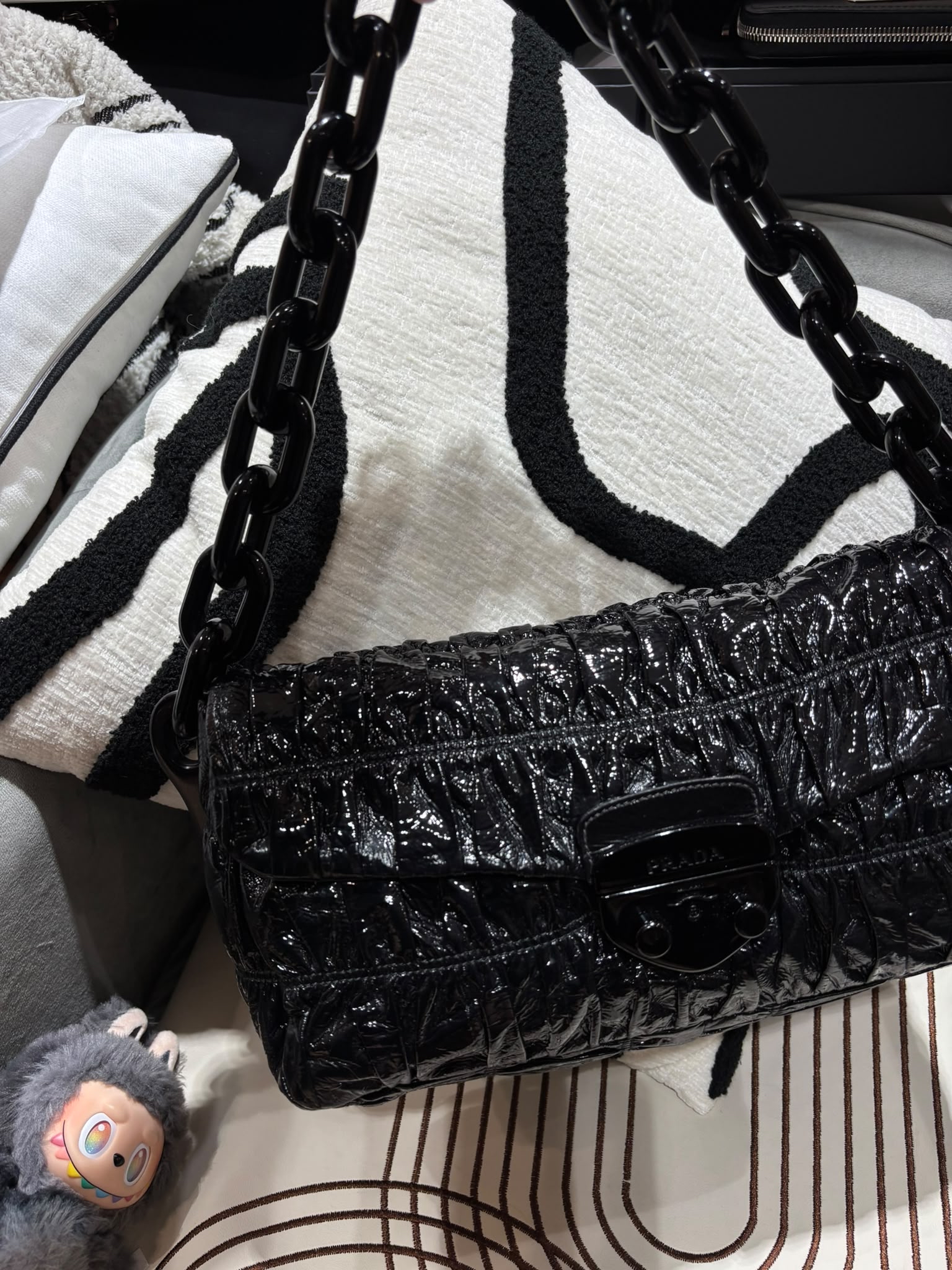Prada So Black Shoulder Bag 油蠟皮 100%Authentic, 98%New ✅Dust bag