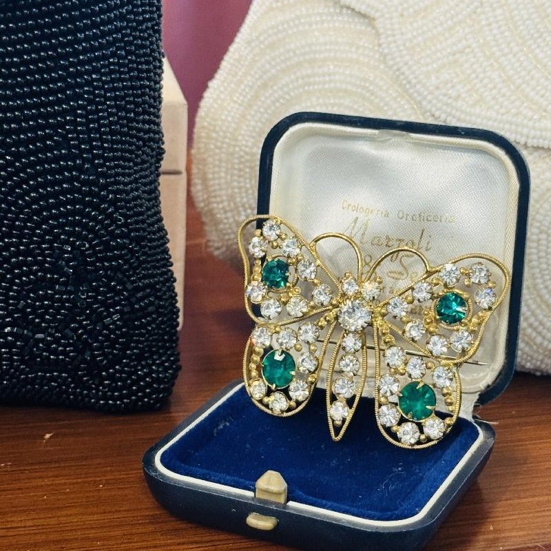 Antique C.a. 1920s Czechoslovakian Emerald Green Glass Butterfly Brooch (B028)