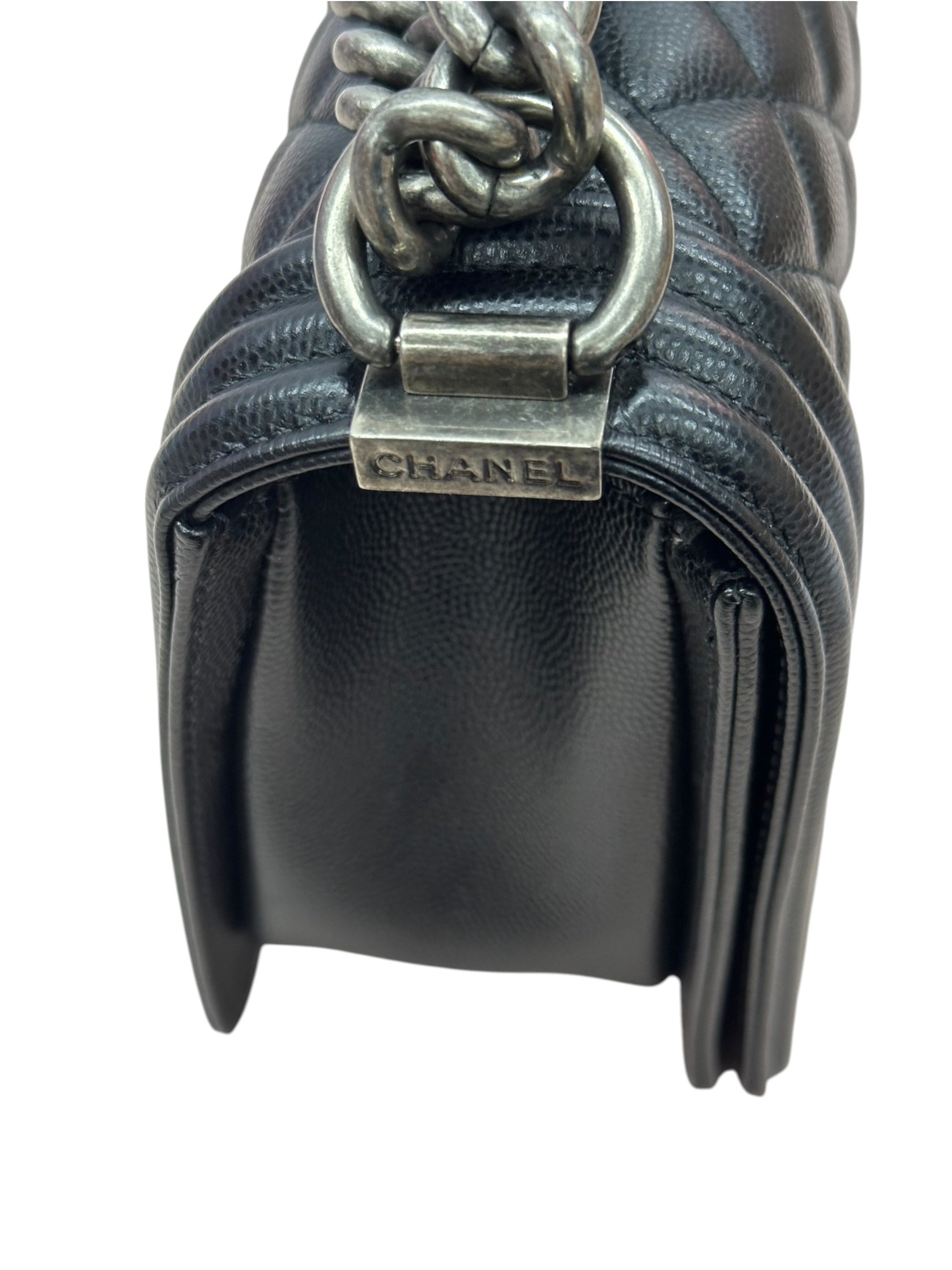 Pre-owned Chanel Boy 25 Handbag Calfskin / Product Code: 082104