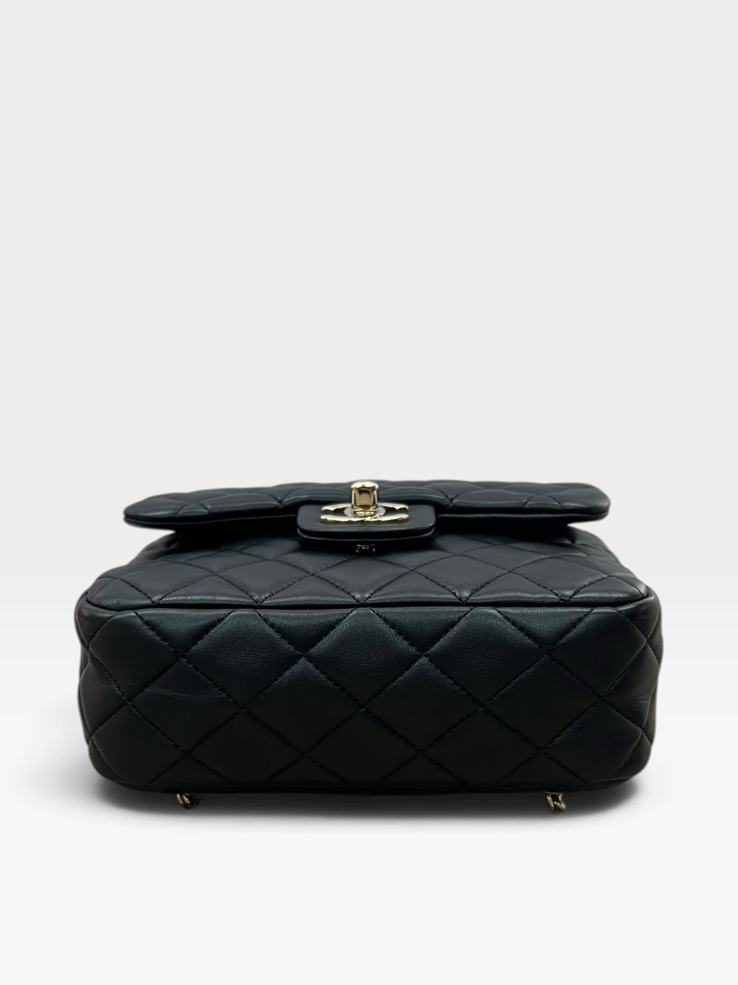 Pre-Owned Chanel Lambskin Quilted In Seoul Backpack / Product Code: 102801