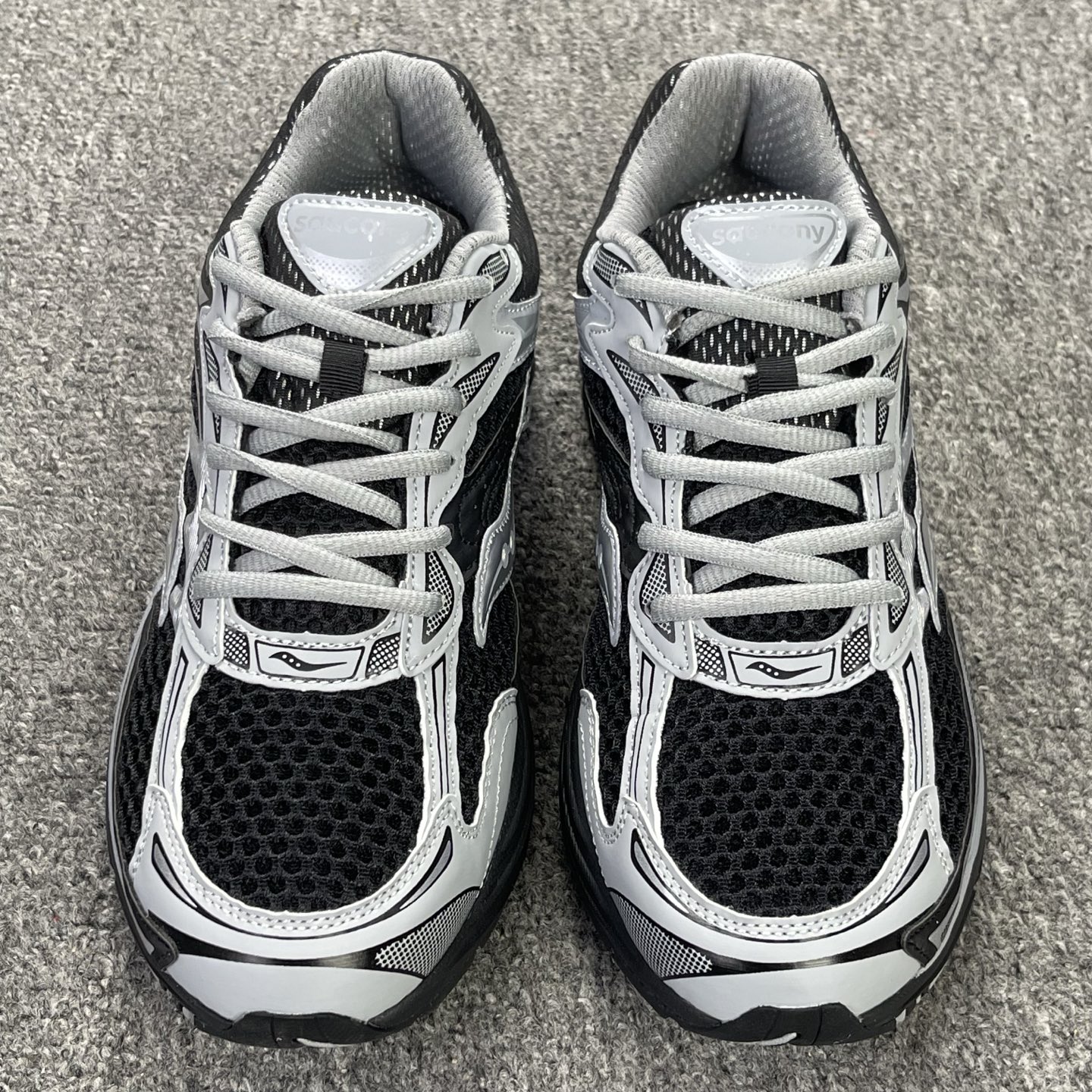 Saucony ProGrid Omni 9