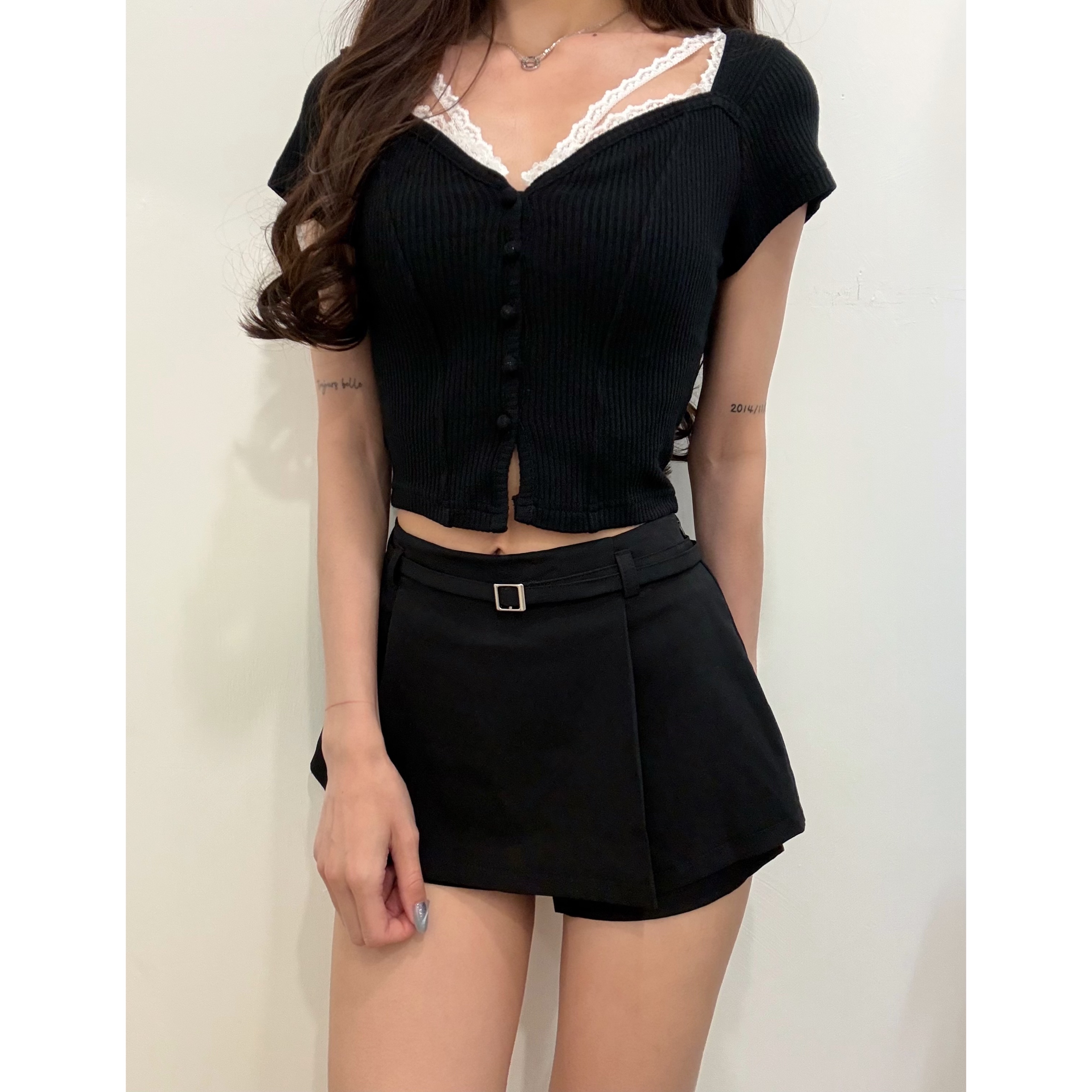 新品價5月8號截💙2605E《LACE PANEL TOP》