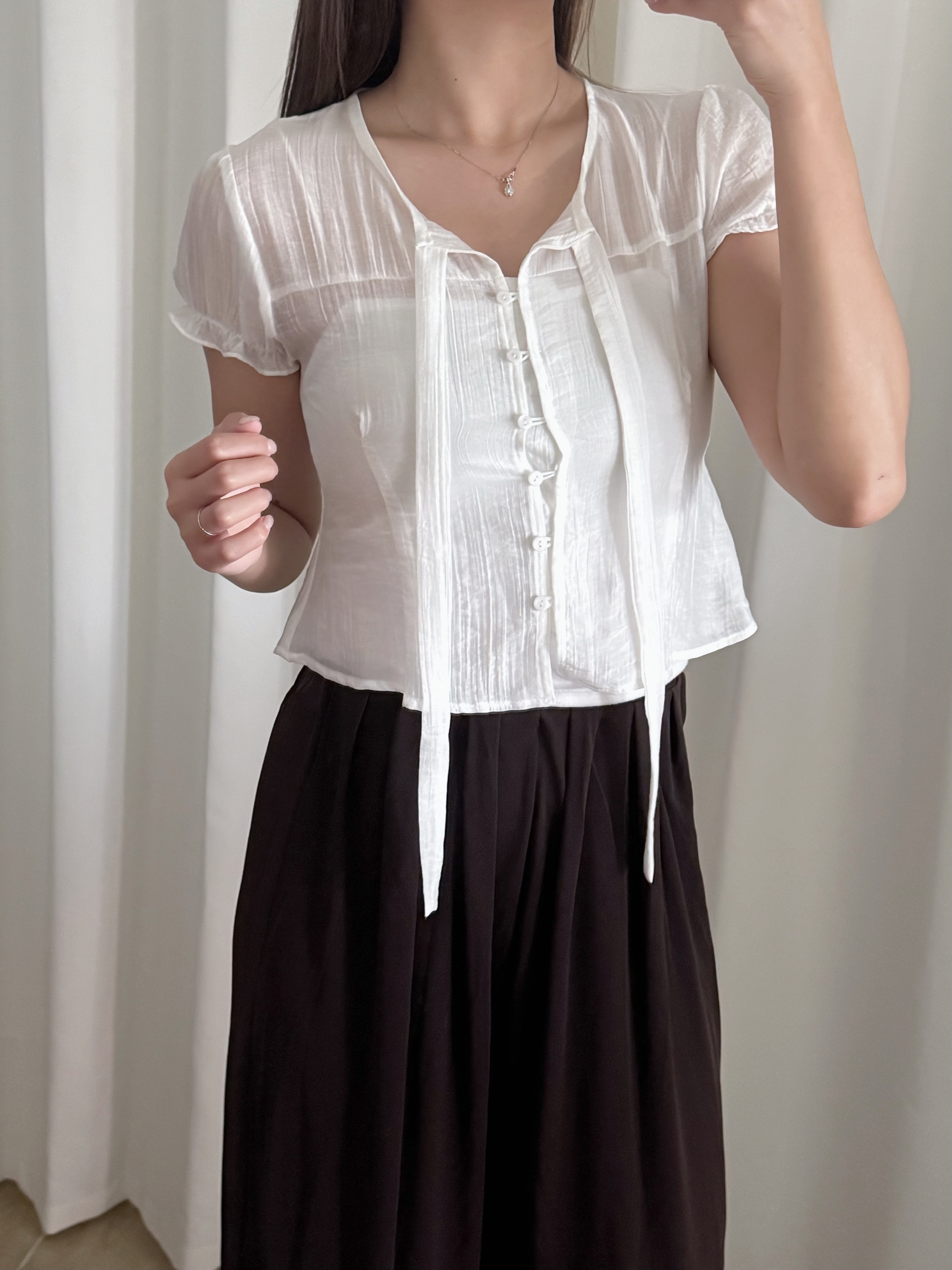 透薄綁帶微公主袖短袖上衣(三色入)