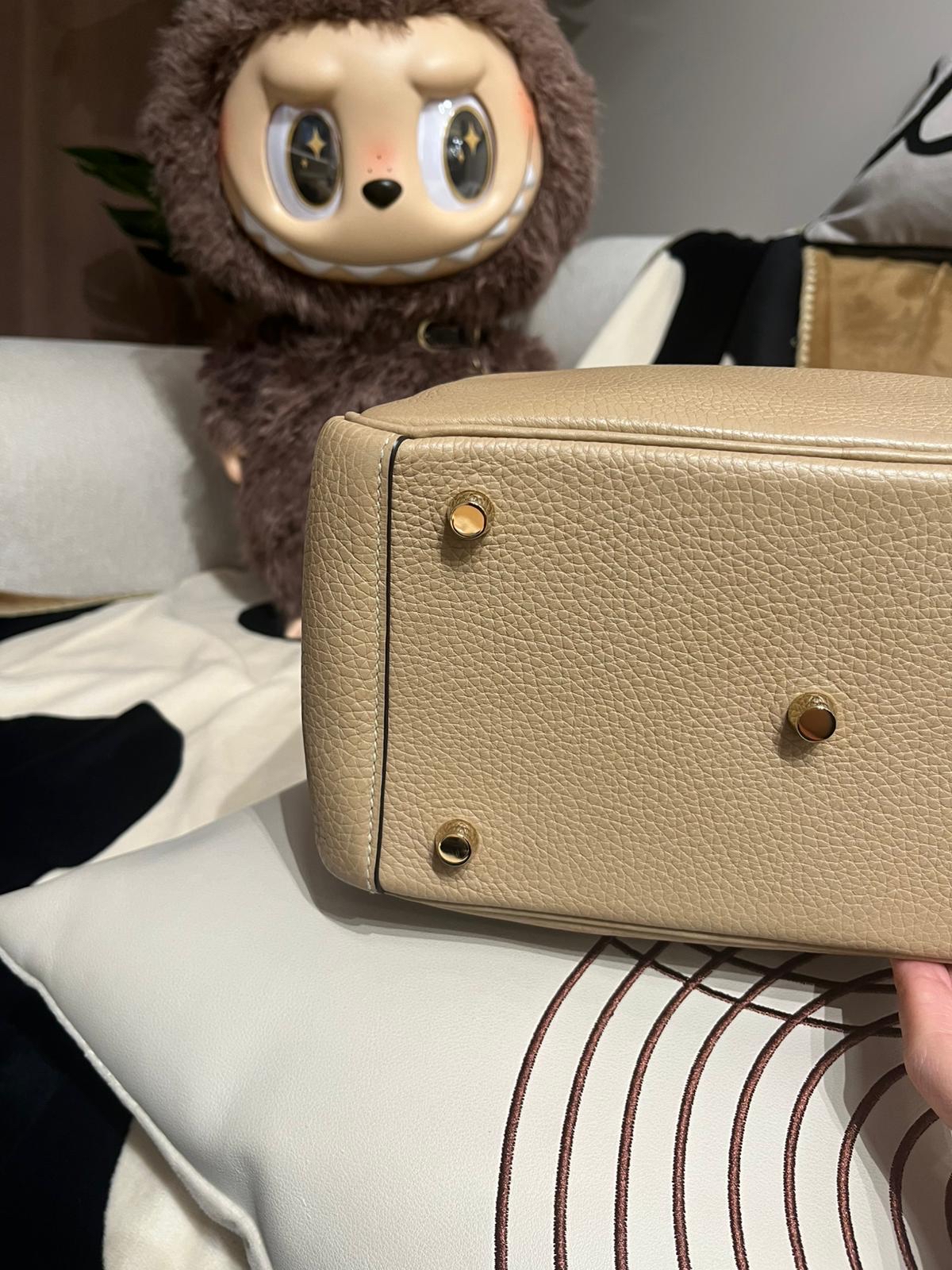 Hermes Lindy 26 Stamp X 風衣灰金扣 100%Authentic, 99%New ✅Dust bag✅Box