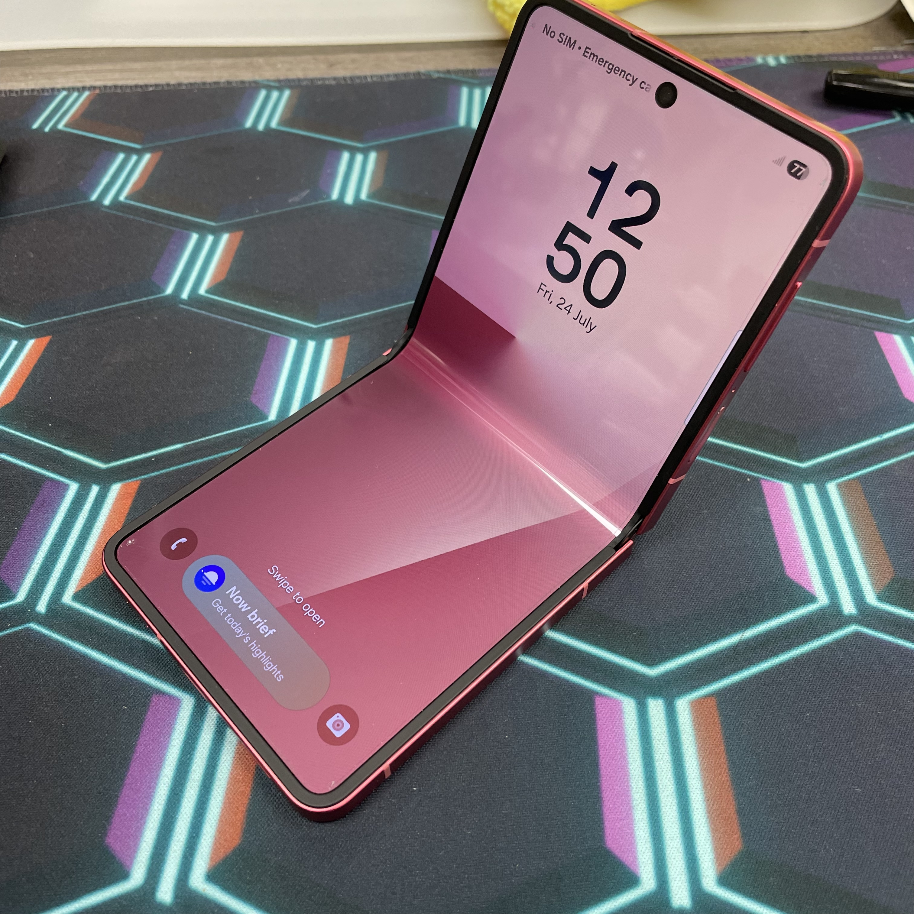 *7132 Galaxy Z Flip 7 勁靚機 12+256GB 紅色 red
