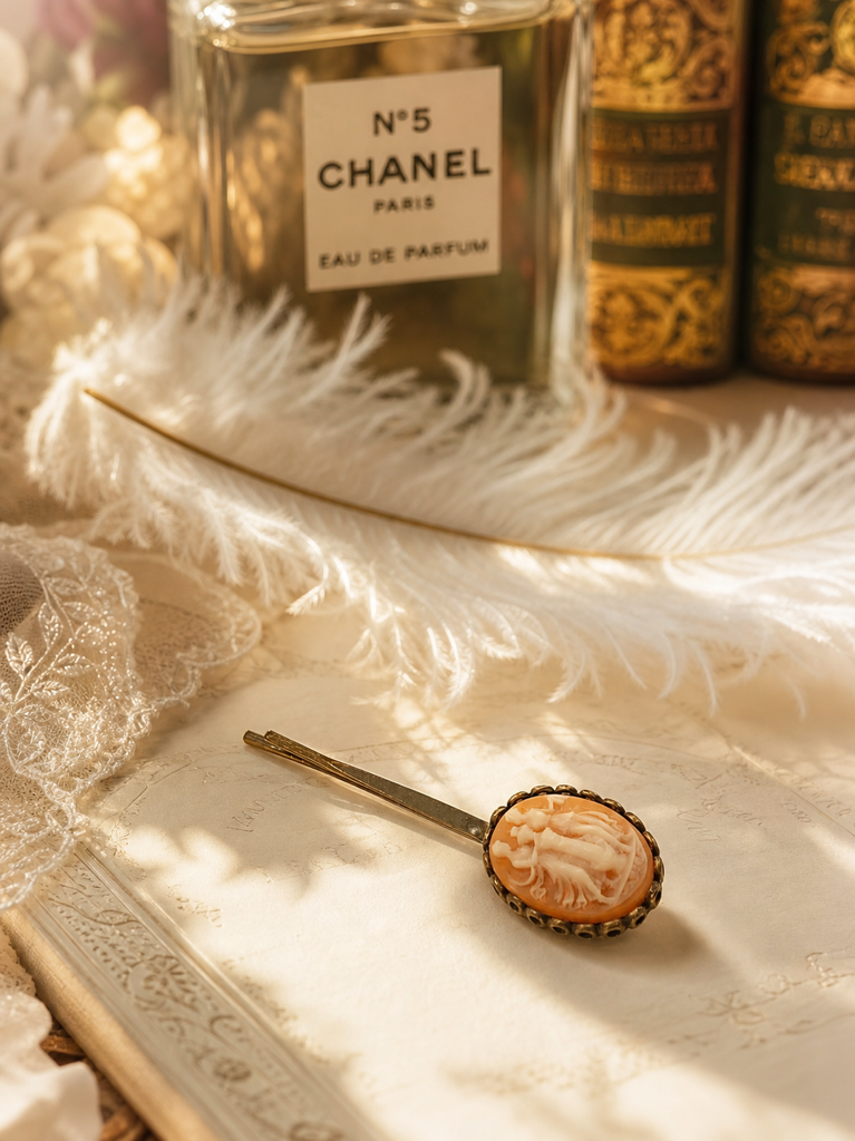 梳妝台的溫柔遺跡∙ 復古古董手作雕花與寶石髮夾系列Boudoir's Gentle Relics ∙ Vintage Carved Cameo & Gemstone Hairpin Collection