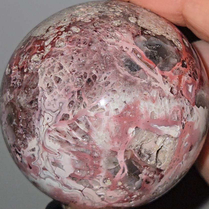 Mexican red agate with stunning banding and sparkly inclusions - AG235