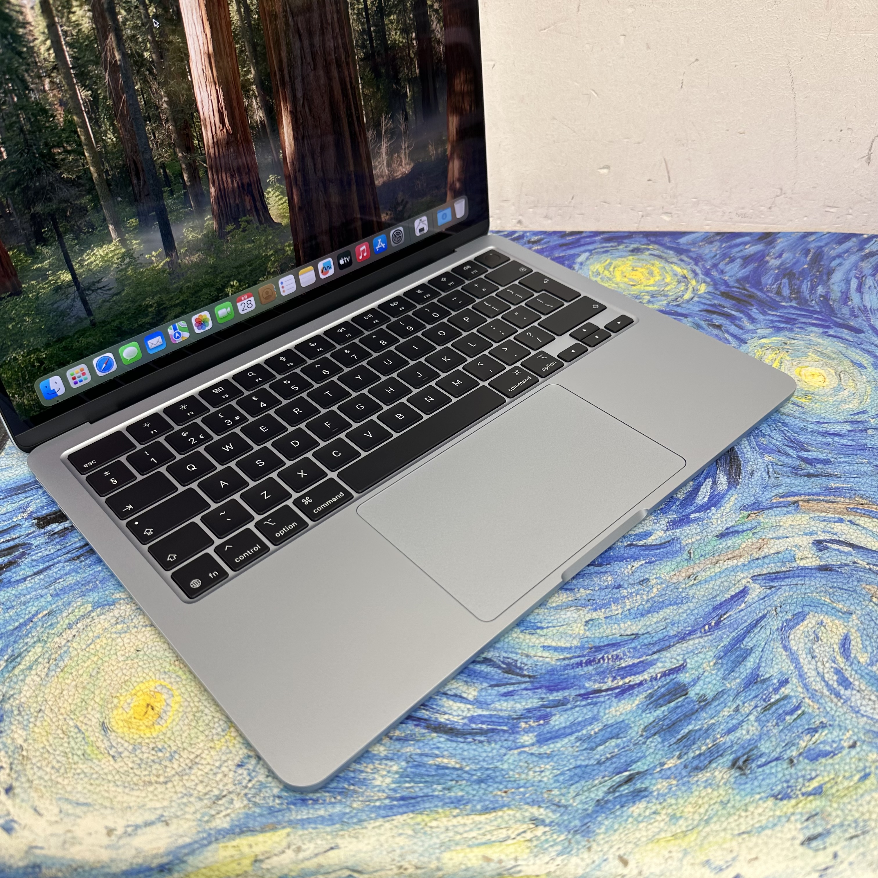 #5992 全新質素 APPLE  MacBook Air M4 2025 M4 CPU/ 16GB Ram/512GB SSD/10核心GPU/Liquid Retina Mon/13吋/天藍色/Gaming Laptop / Notebook / 超強續航能力/文書機 / 畫圖 / 剪片 / Movie / Netflix 
