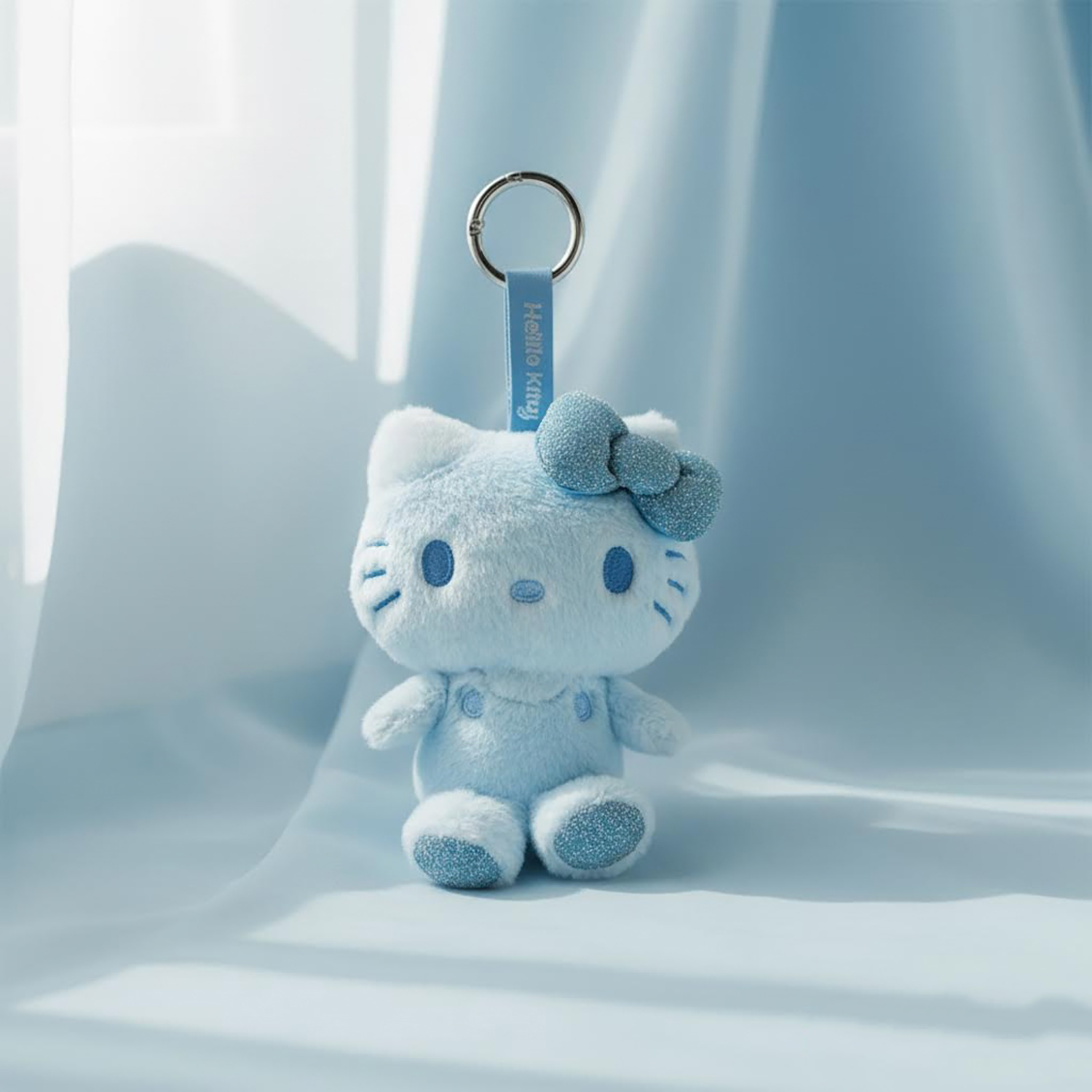 Sanrio - 閃亮公仔掛飾 (藍色Hello Kitty款)