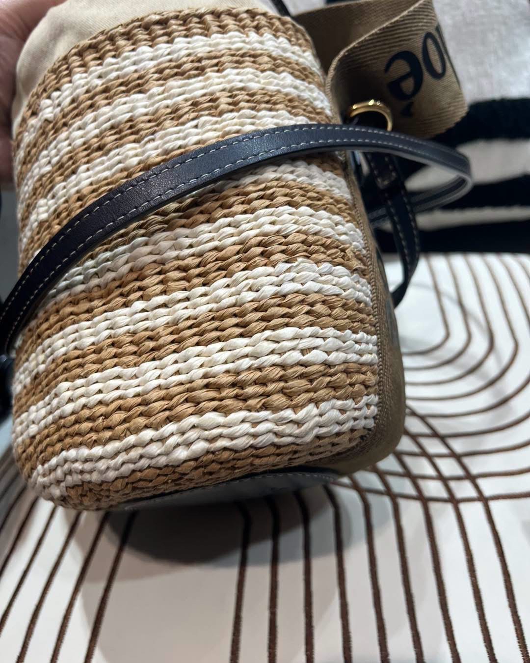Chloe Raffia drawstring 2 way bag  100%Authentic, 98%new✅Dust bag 