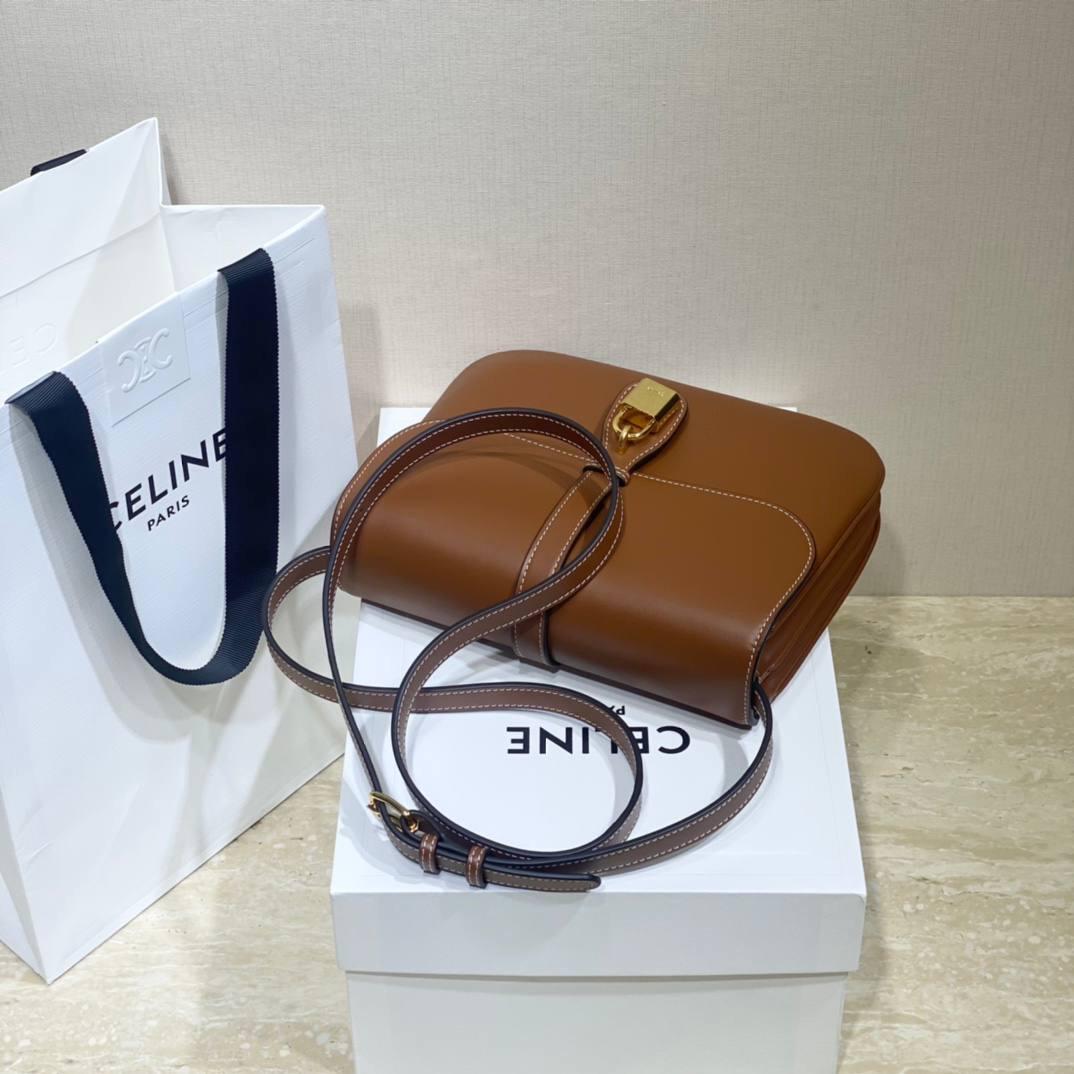 🔥大货实拍图 𝗖𝗘𝗟𝗜𝗡𝗘♥𝗧𝗔𝗕𝗢𝗨 型号：22*16*7cm 尺寸：196583