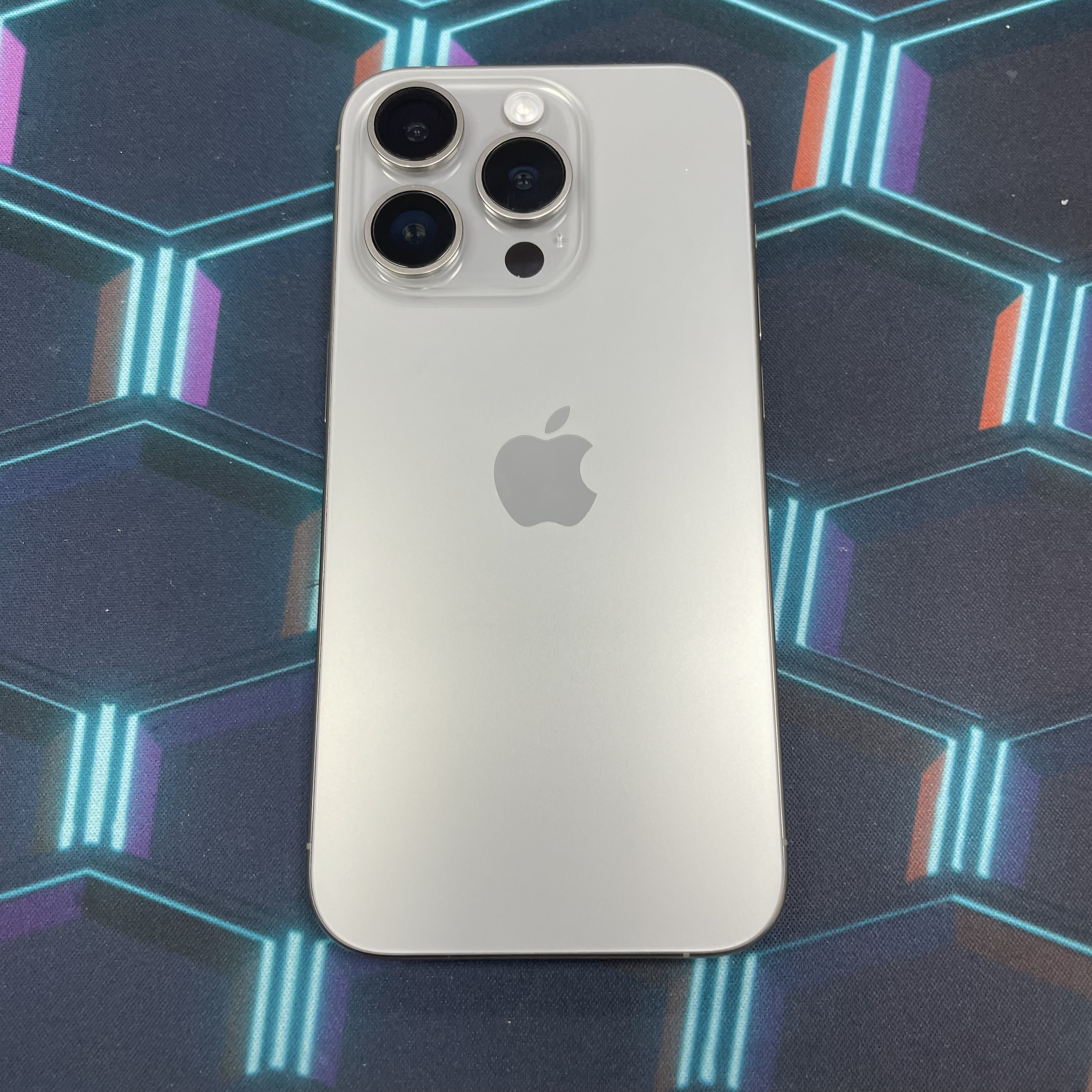 *6447 15 pro 勁靚機 128GB 電88 原色 gray