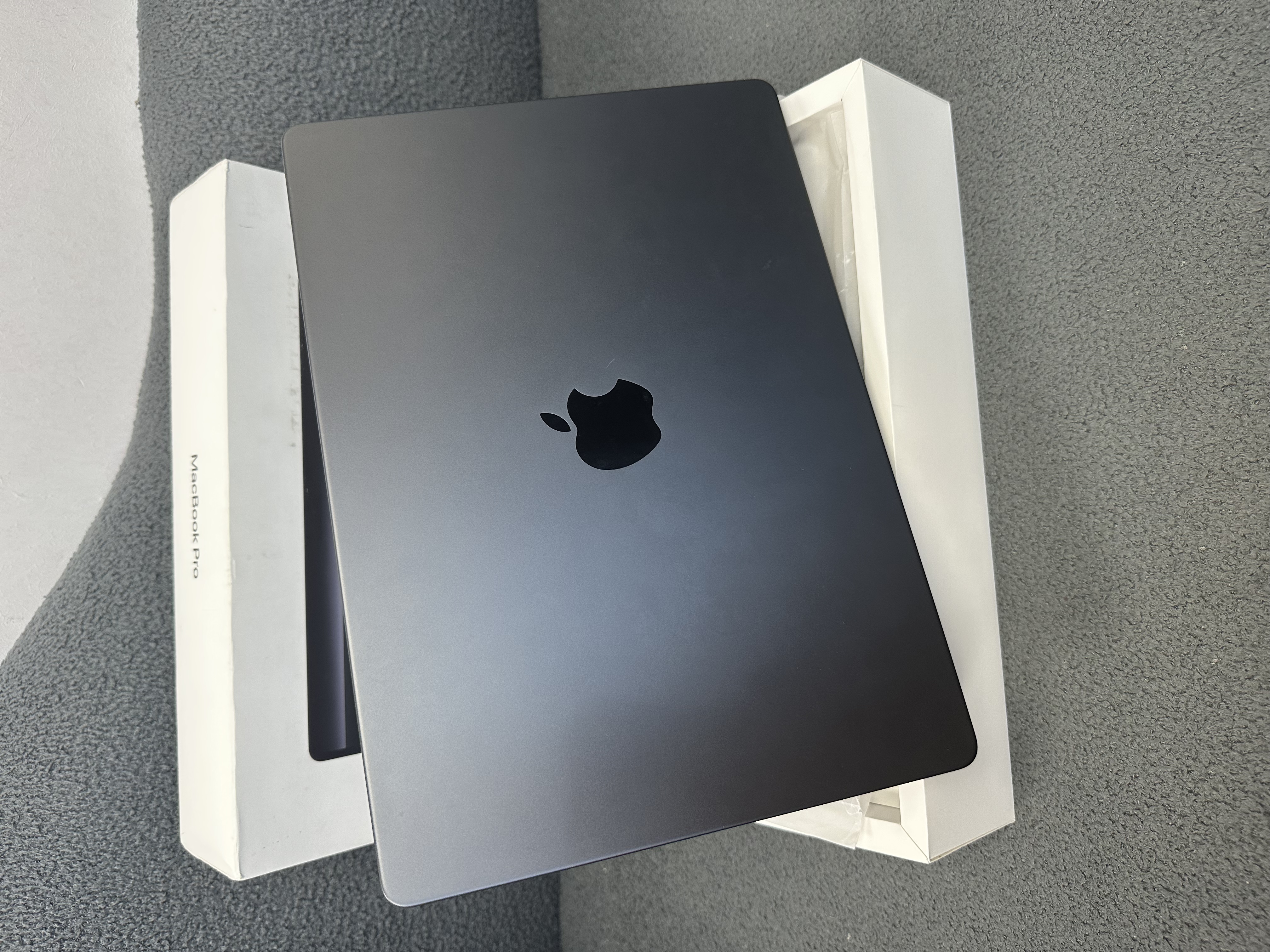 APPLE  MacBook M3Pro 2023 /18GB Ram/512GB SSD/14核心GPU/Liquid Retina XDR Mon/14吋/黑色/Gaming Laptop / Notebook / brand new / Netflix /Movie / MacbookPro / Pro M3 /