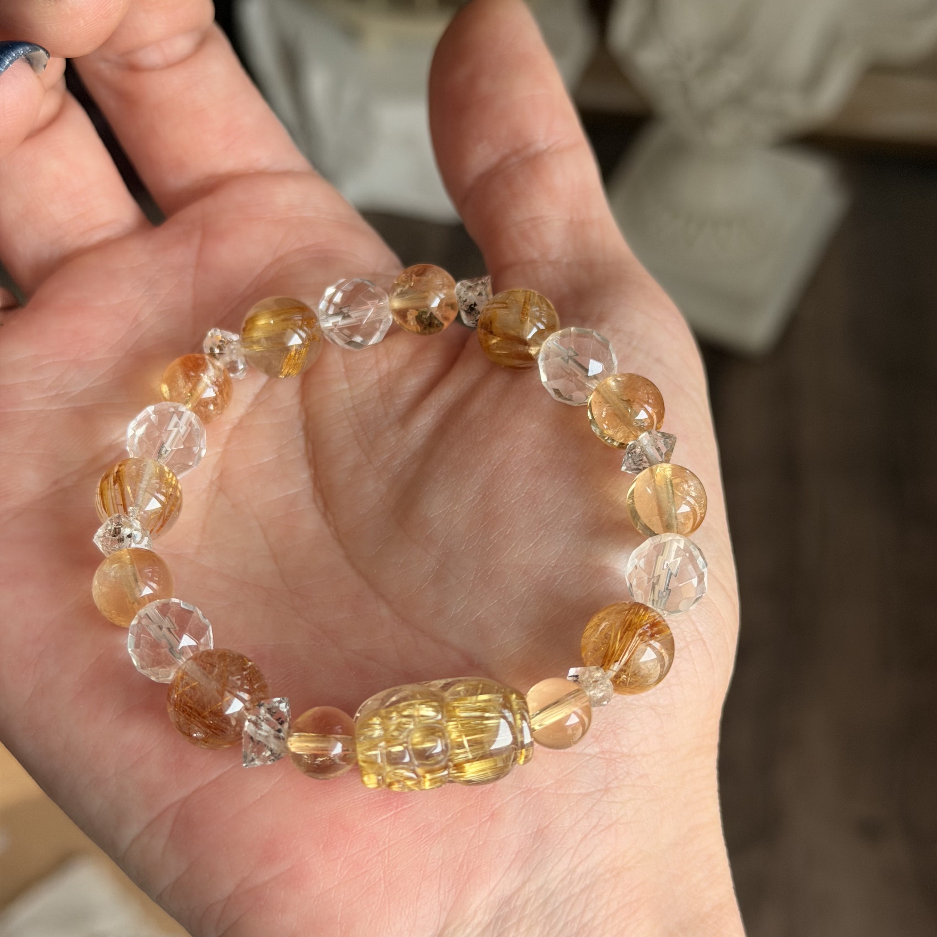  金鈦晶貔貅襯金鈦晶、黃水晶、白水晶閃靈鑽手串