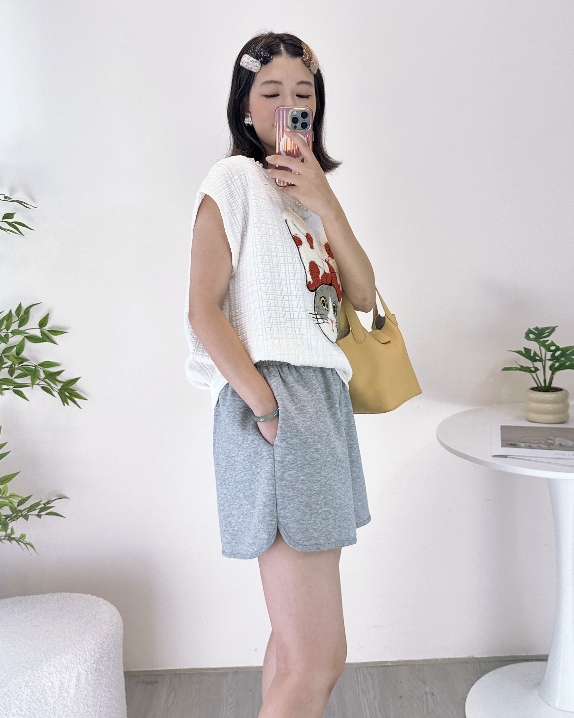 重工毛毛貓珍珠領上衣 2色