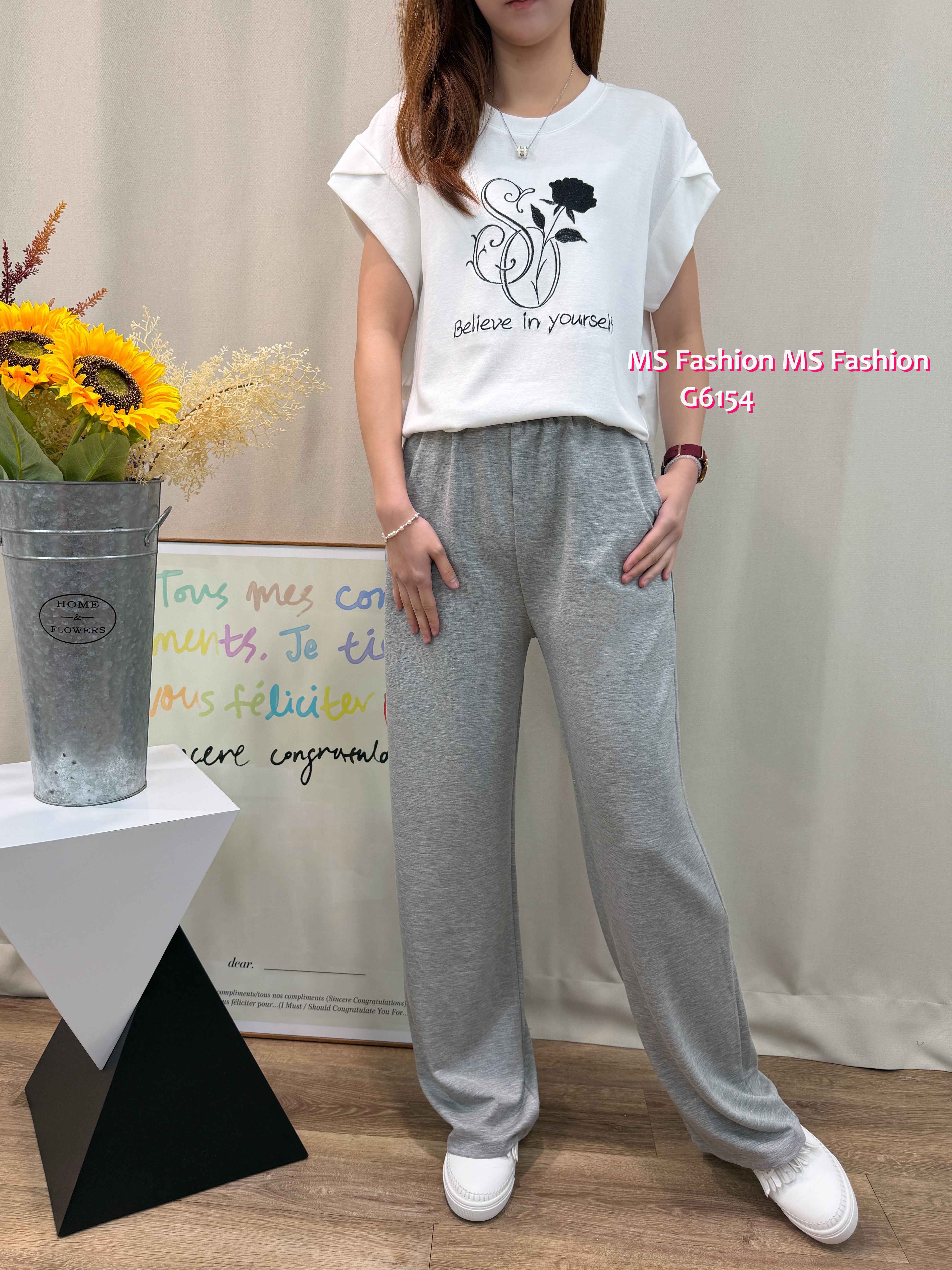 G6154 韓國🇰🇷刺繡黑玫瑰圖案top