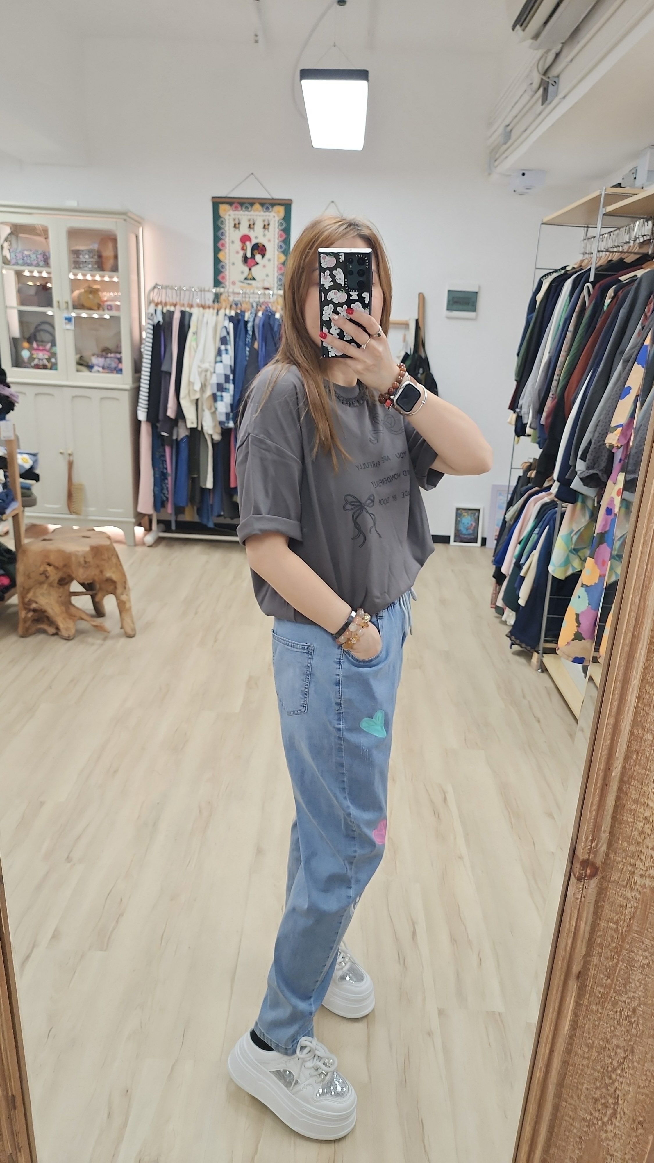 韓國炭灰蝴蝶結印圖Tee