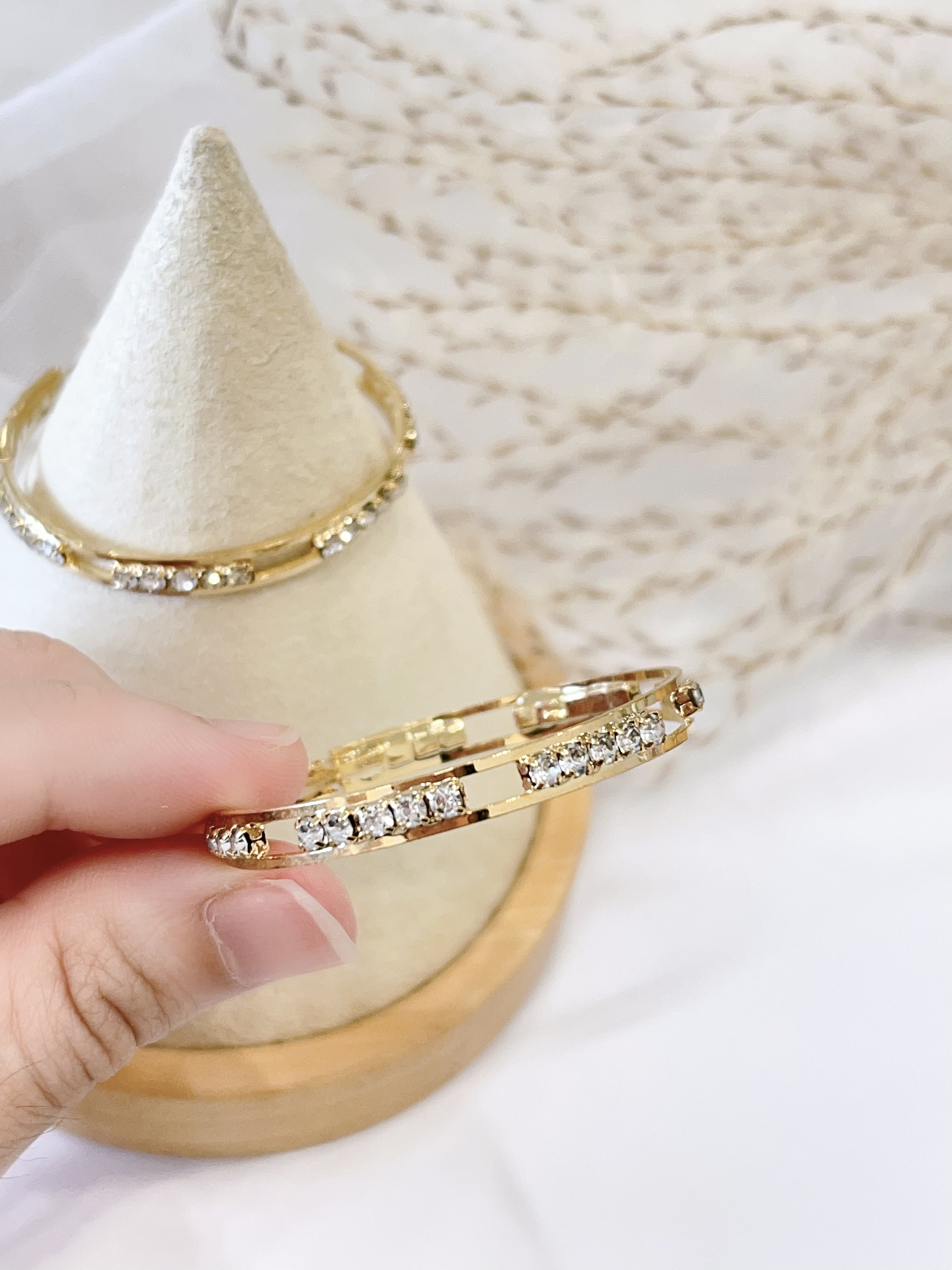 小众气质镶钻设计耳环