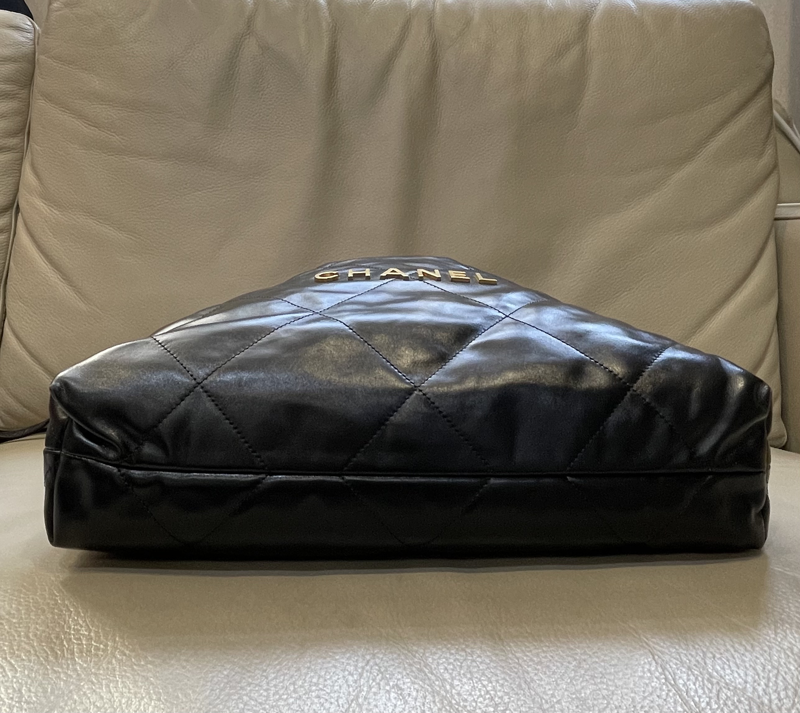 Pre-owned Chanel 22 bag / Product Code: 26031413