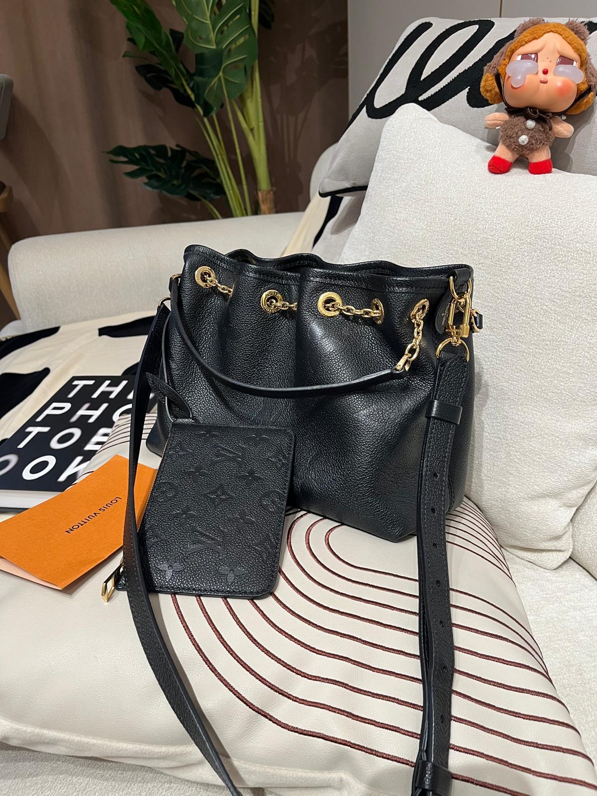 Lv Bundle 2 way bag M47209 Empreinte Calfskin Monogram  100%Authentic ,98%new ✅專門店收據✅塵袋✅box