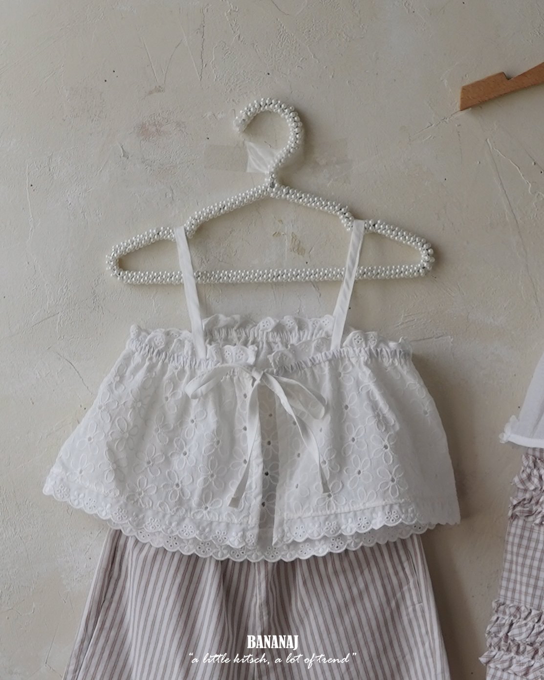 Bananaj | Lace sleeveless (M100-110)