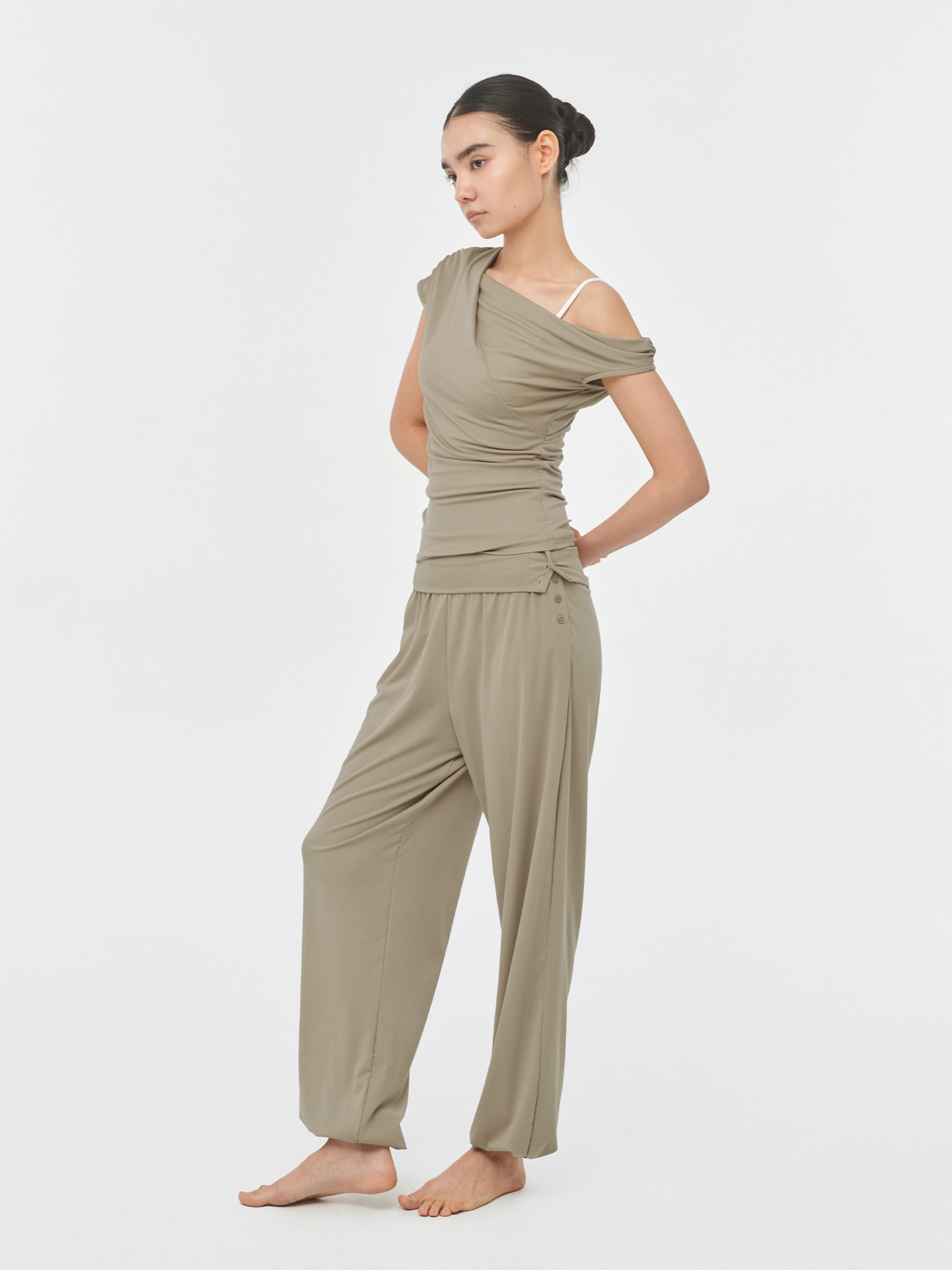 【慢跑褲之選】預購_Satba Button Yoga Jogger Pants by Conch