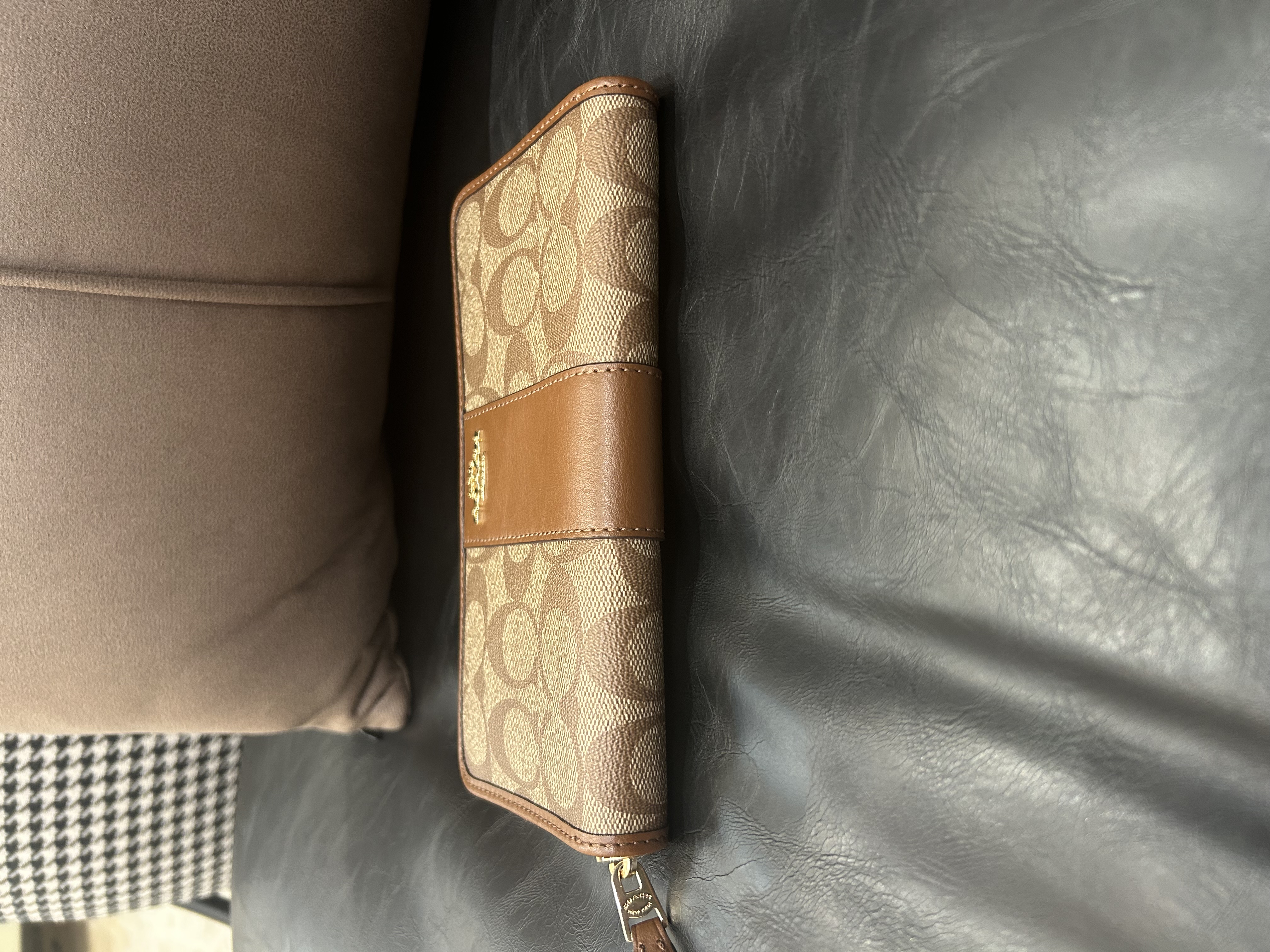 Coach Long Zip Around Wallet in signature canvas 100% Authentic, 99%New