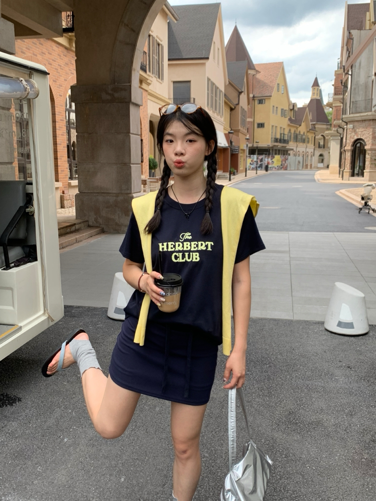 The Herbert Club Letter Embroidery Top+Shawl+Skirt Sets 撞色刺绣字母休闲 3 件套 （3 colours）