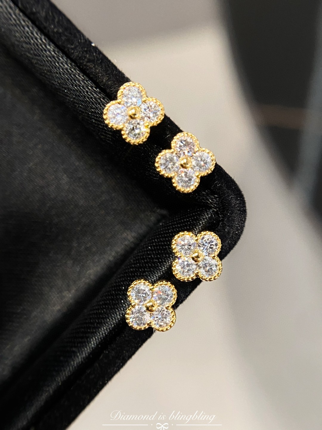 18K Diamond Earrings 
