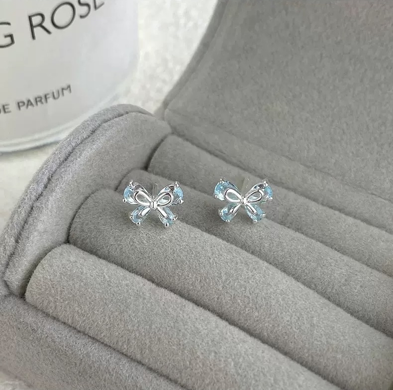 湖畔蝴蝶结耳钉