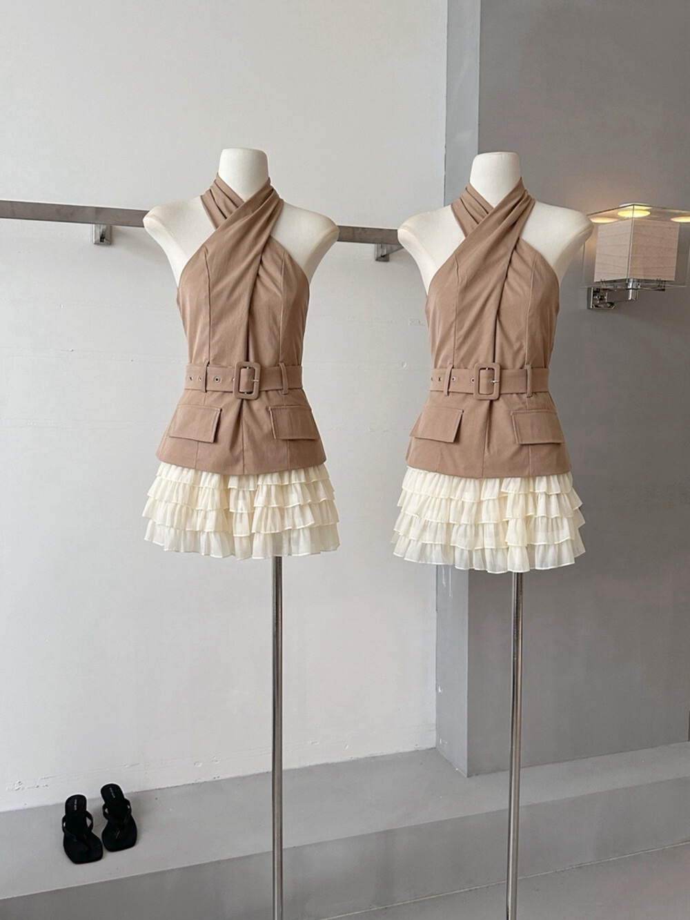 法式设计感老钱交叉挂脖收腰背心 （配腰带） Halter Neck Belted Sleeveless Top