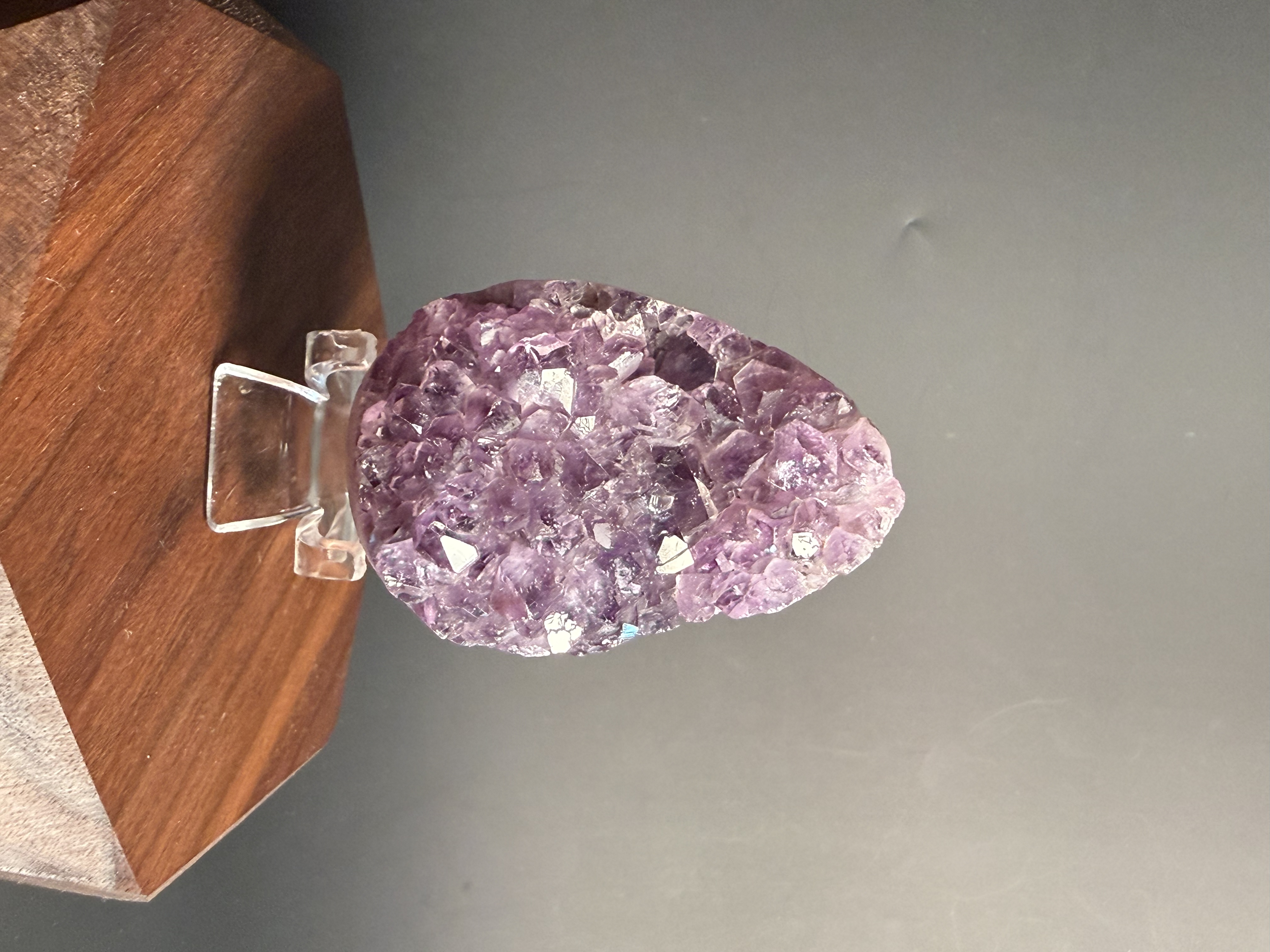 紫晶恐龍蛋擺件連底架 （闊43.3mm； 高64.6mm）