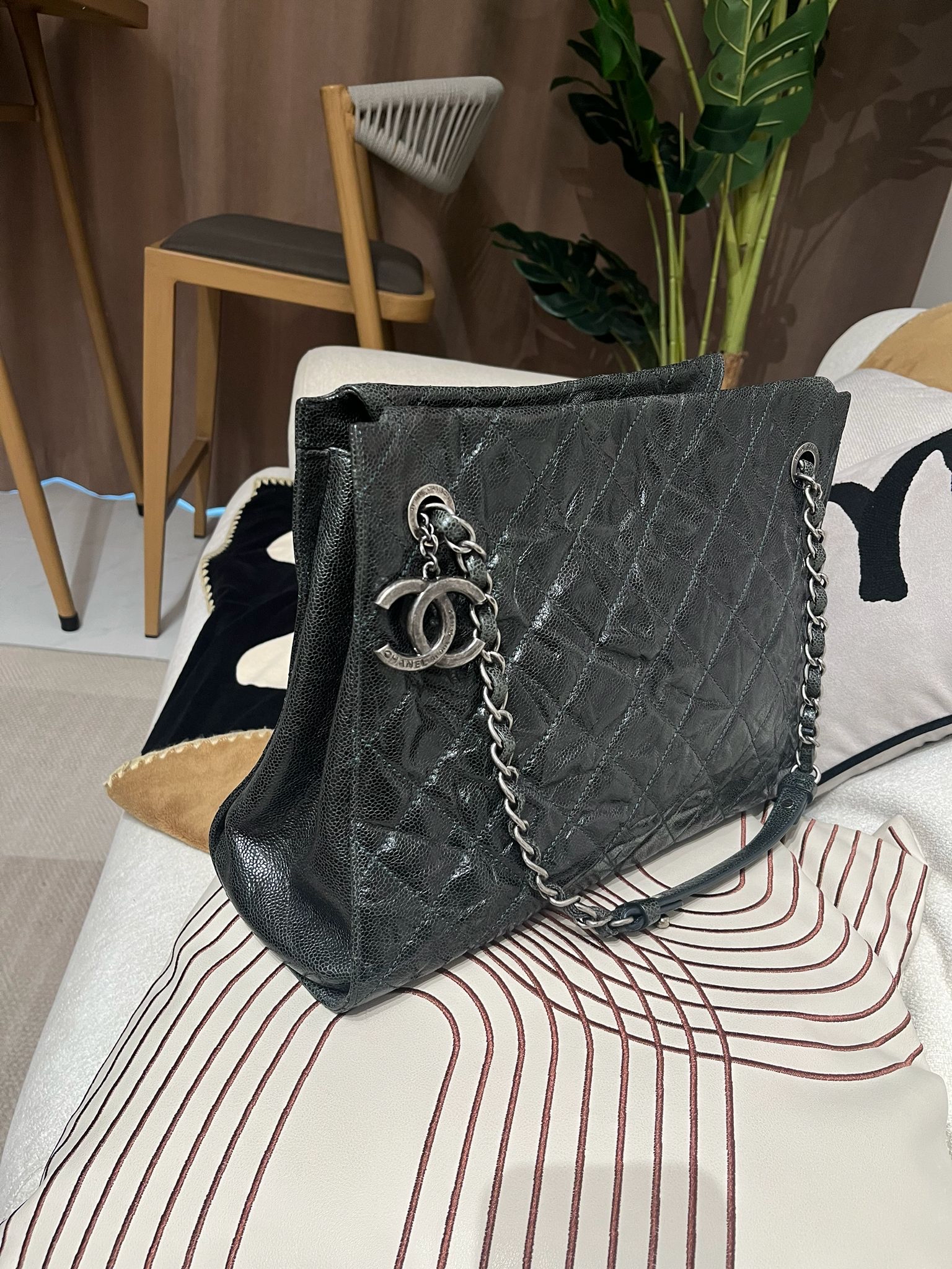 Chanel shoulder bag 牛皮復古銀扣 100%Authentic,95%new ✅貼✅dust bag
