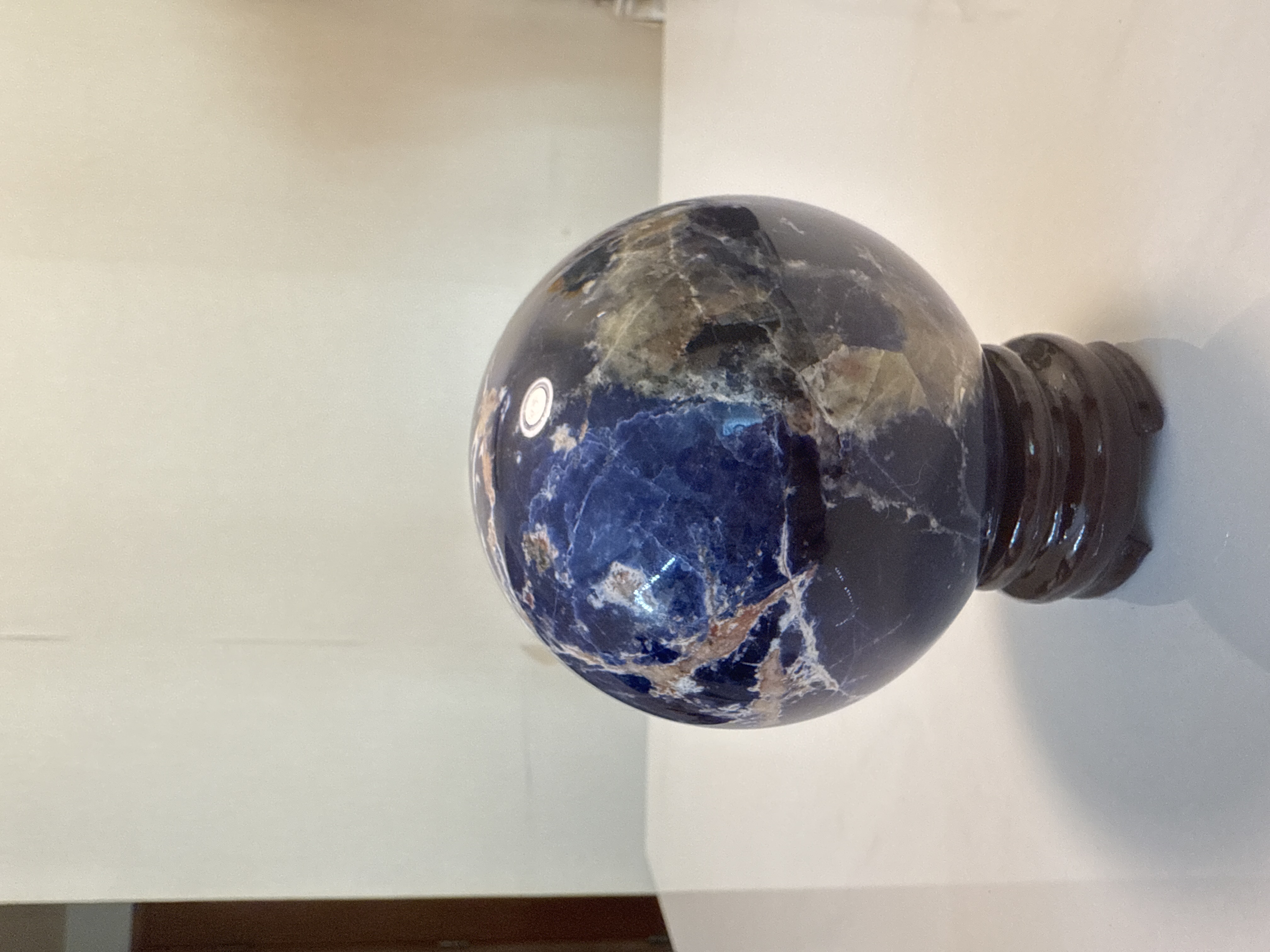 藍紋石球連座Sodalite Sphere on Wooden Stand