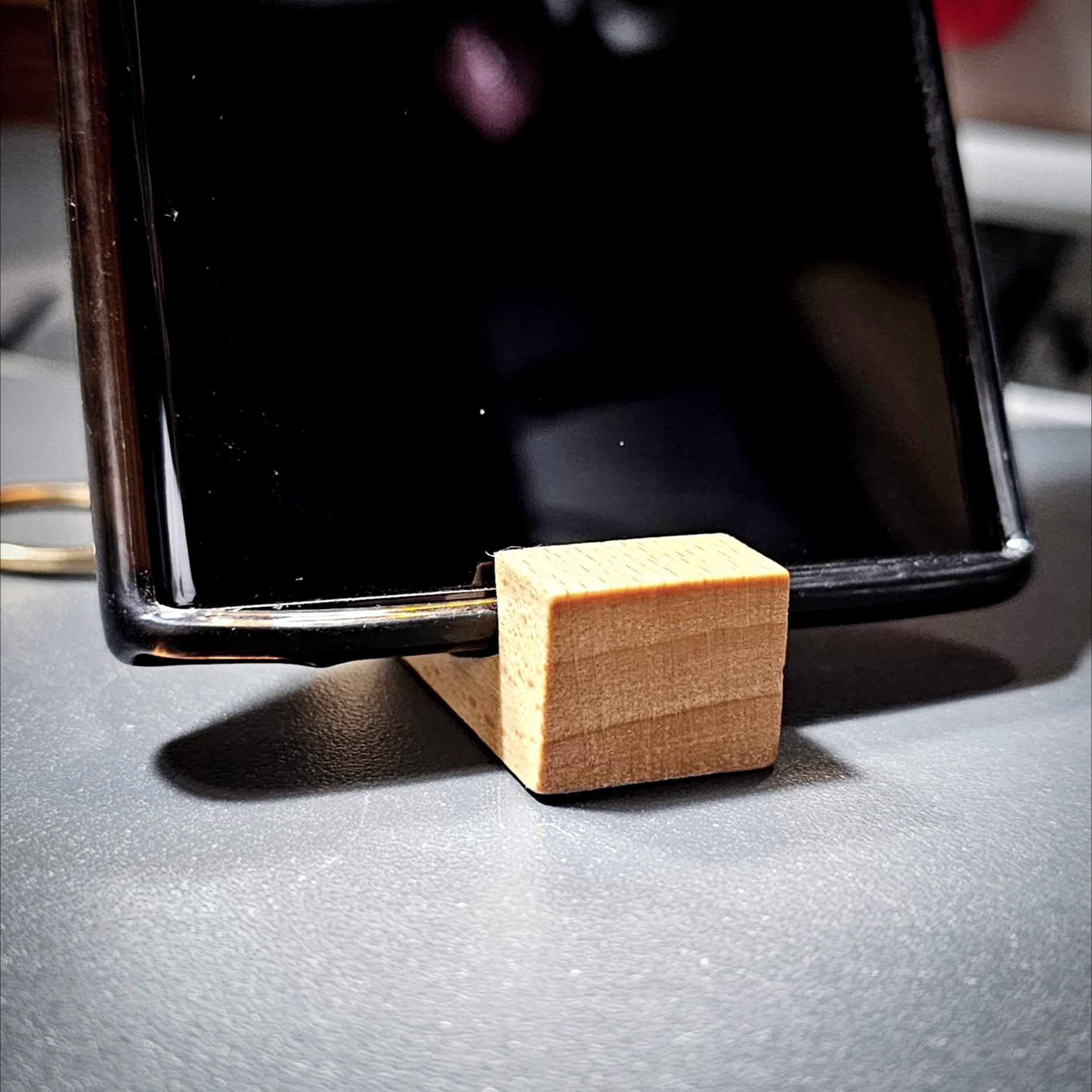 HONGKONGER 實木多功能便攜手機座匙扣 (可客製化雕刻)