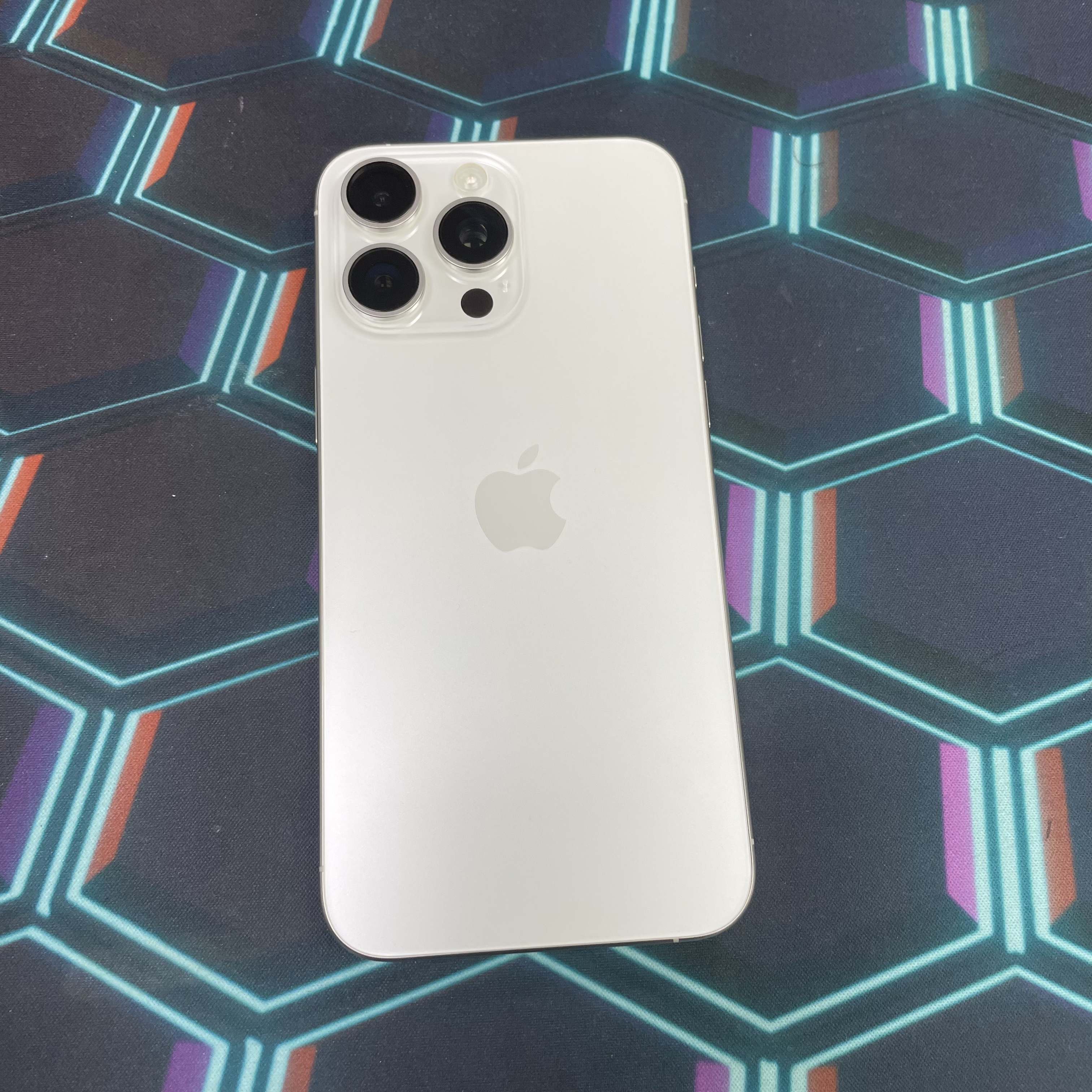 *8302 15 pro max 完美機 256GB 電81 白色 white