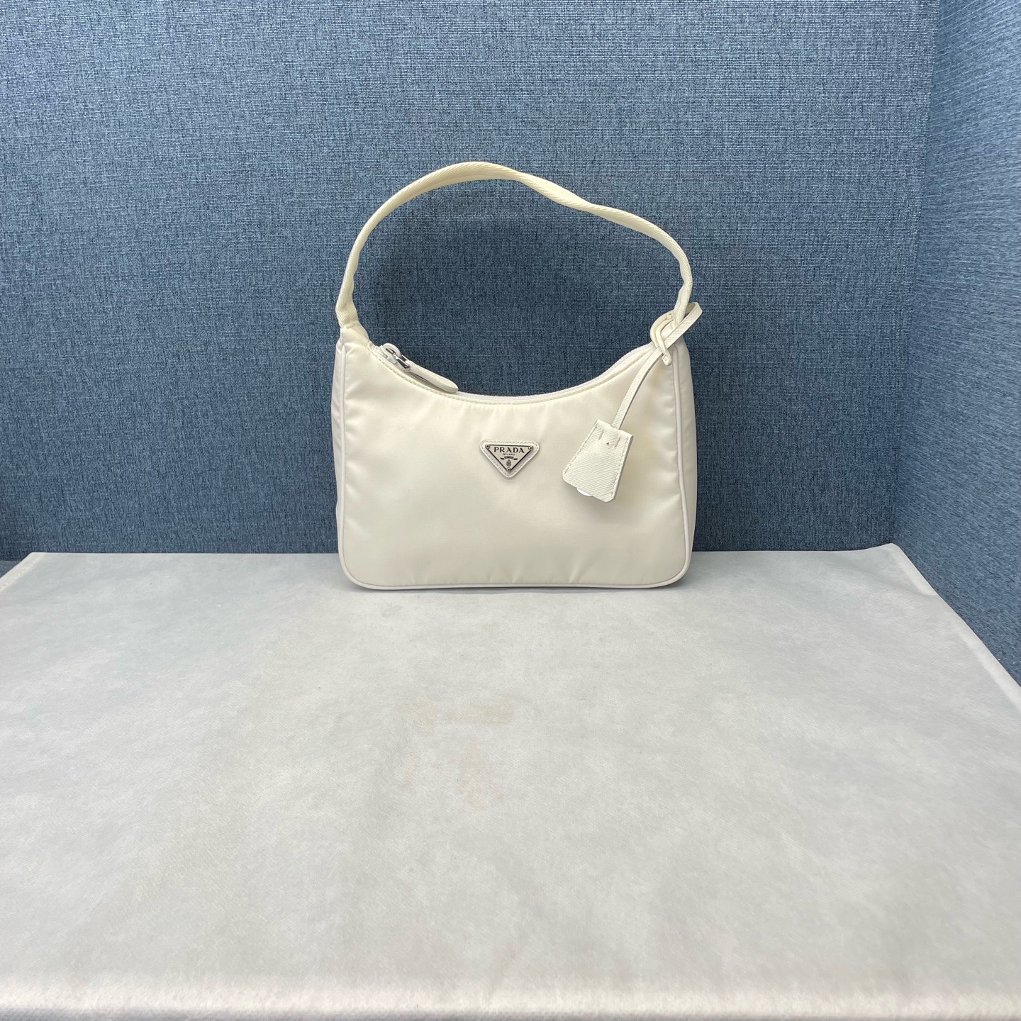 【預訂貨品】Prada 米白色 Hobo