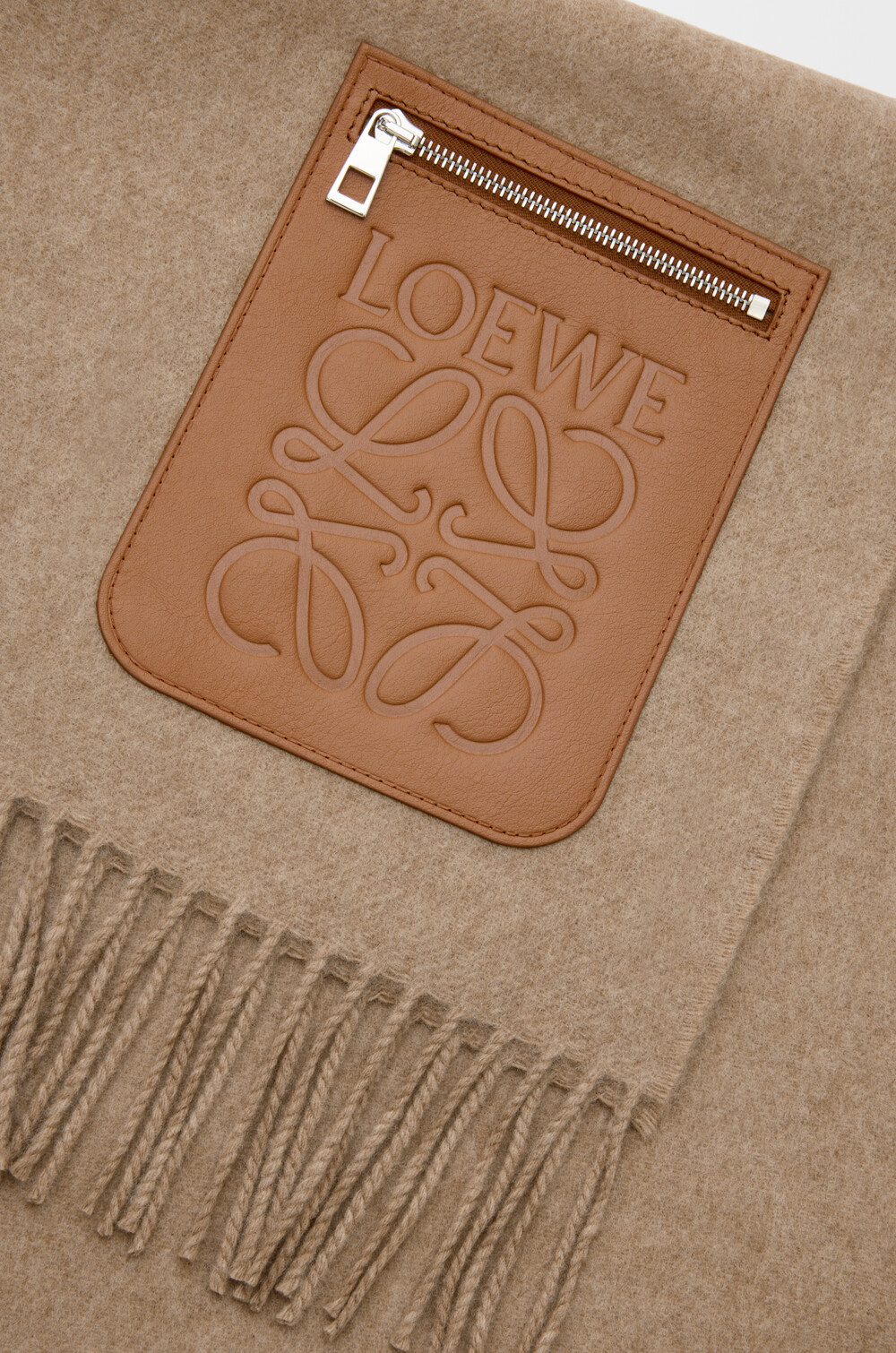 限時優惠✨訂貨🍒Loewe Scarf in wool and cashmere  皮質口袋，有設計感 Size 28x180cm
