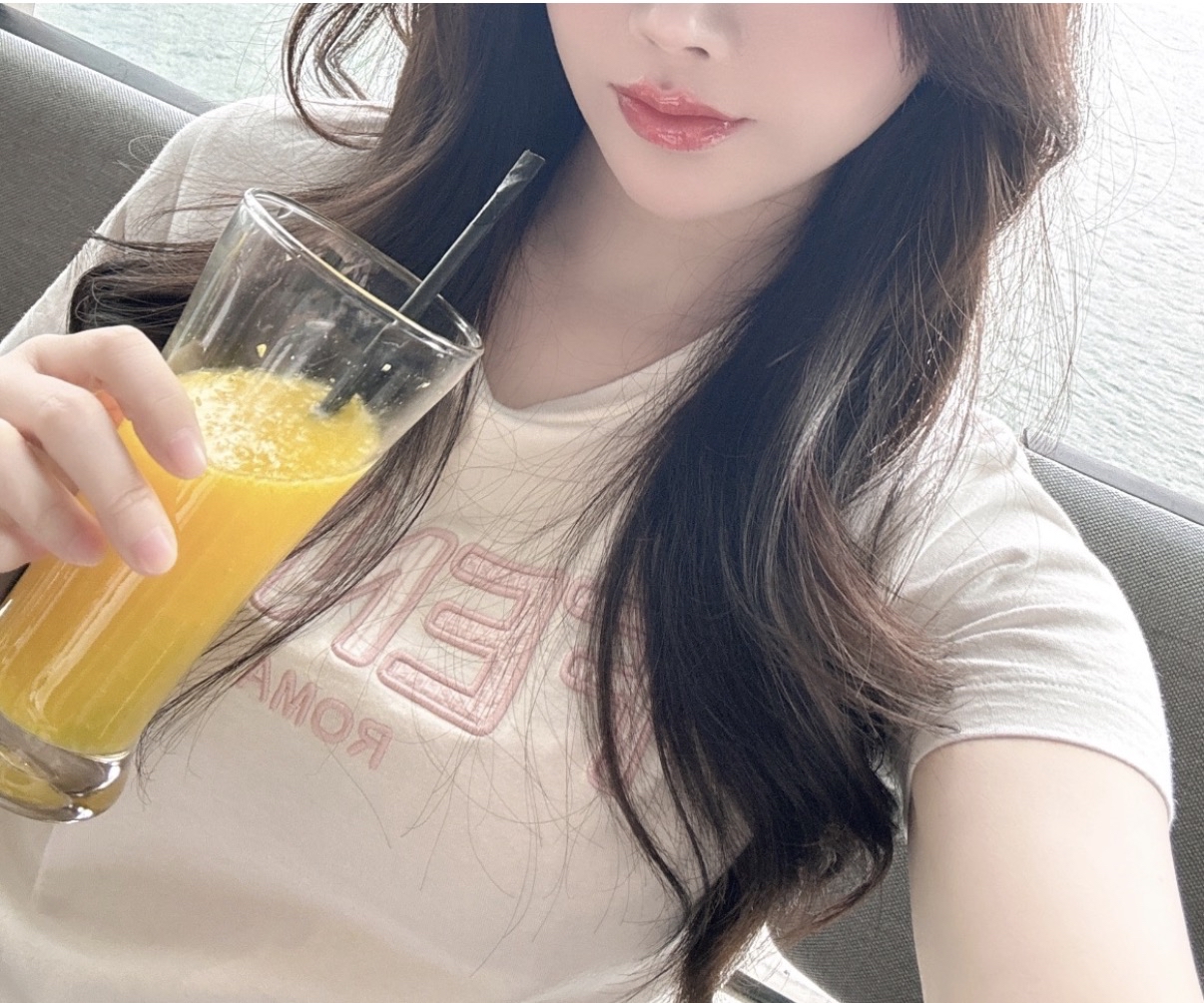 Fendi 粉紅繡花Logo白色Tee