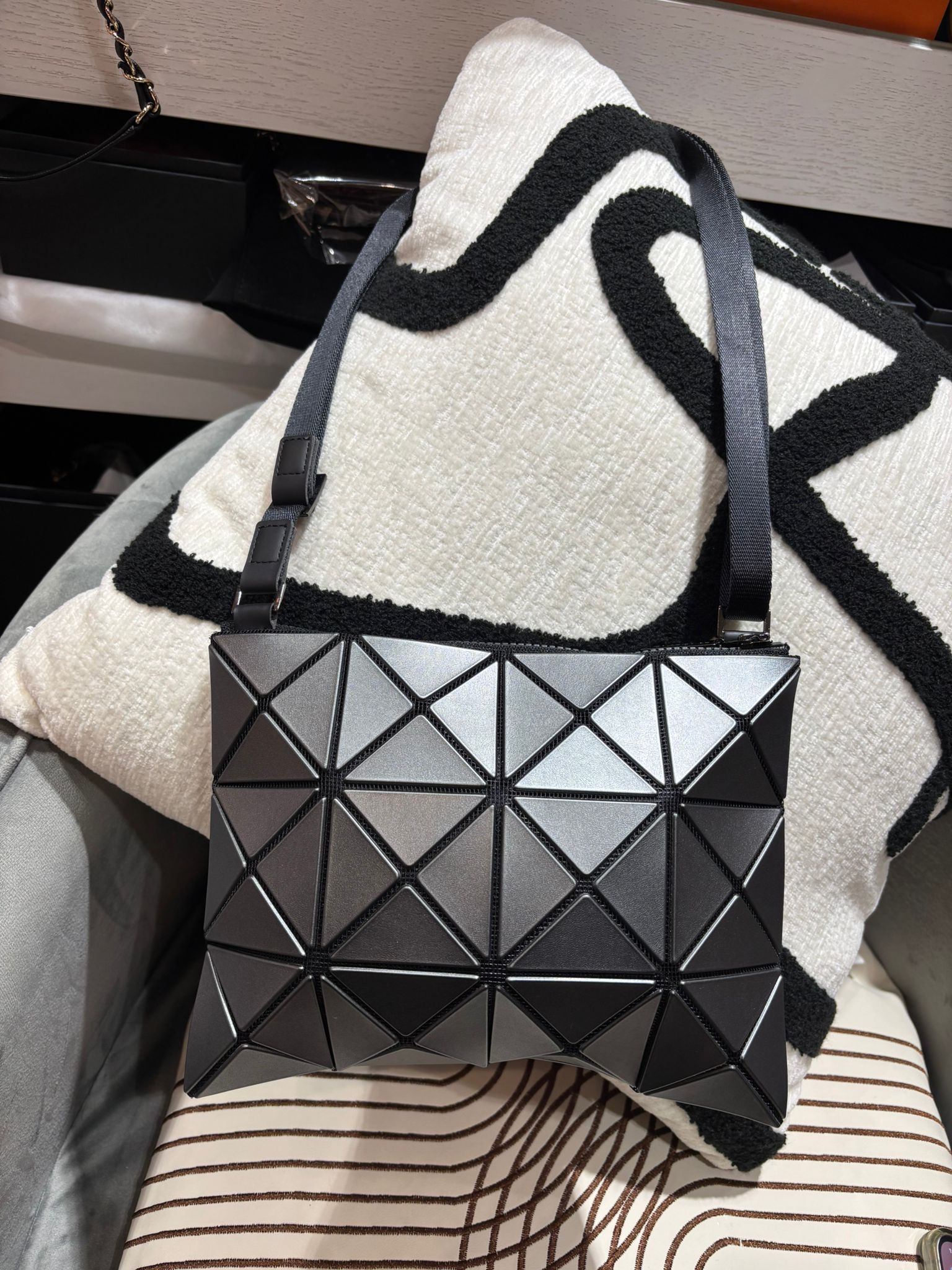 Issey Miyake bao bao Crossbody Bag 100%Authentic,98%new ✅dust bag 