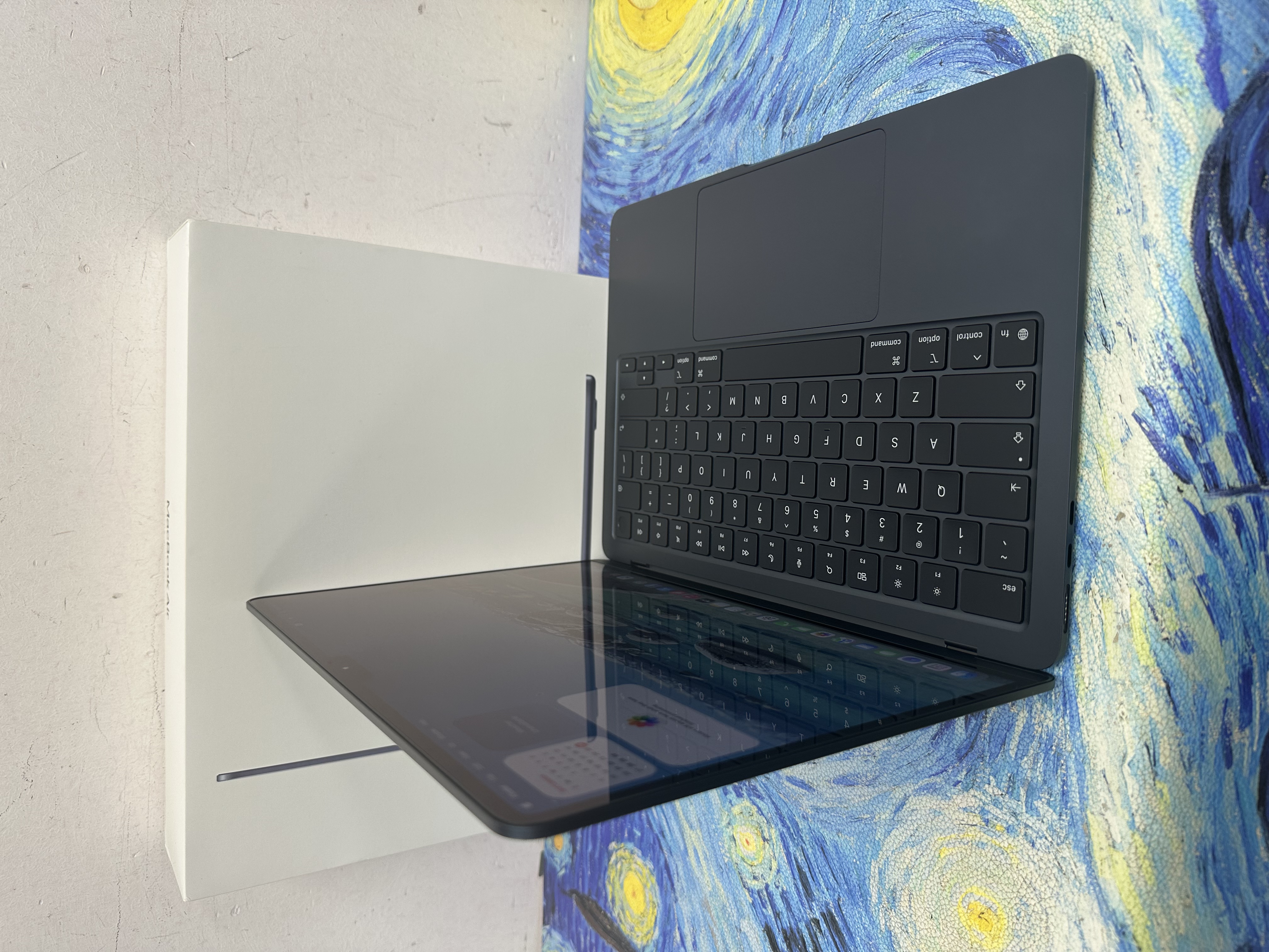 #6198 未使用品APPLE  MacBook Air M5 2026 M5 CPU/24GB Ram/1TB SSD/10核心GPU/Liquid Retina Mon/13吋/藍色/Gaming Laptop / Notebook / 超強續航能力/ 原廠保養/ 文書機 / 畫圖 / 剪片 / Movie / Netflix / 香港行貨✨