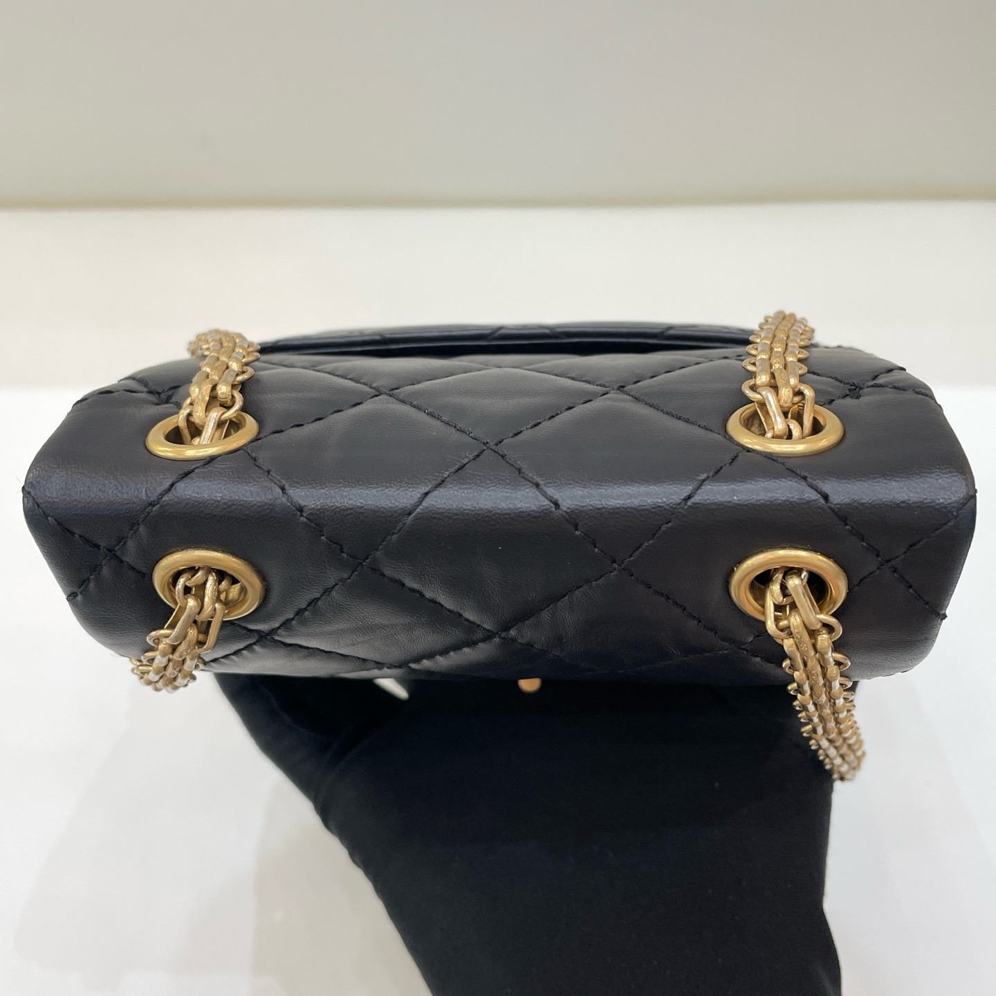 【預訂貨品】鐳射30開👜 Chanel黑金mini 手機包 